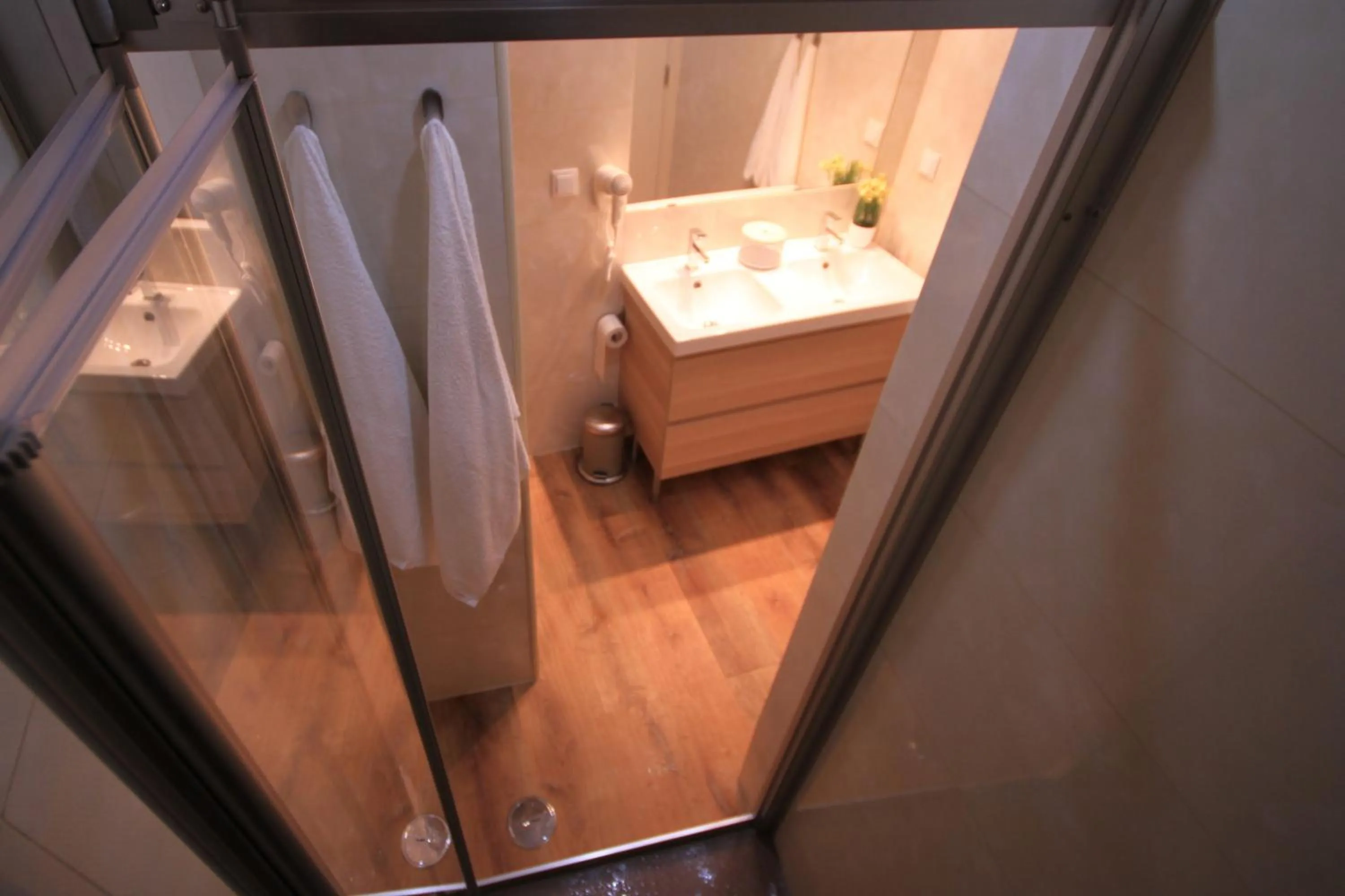 Bathroom in Alfama Right Point