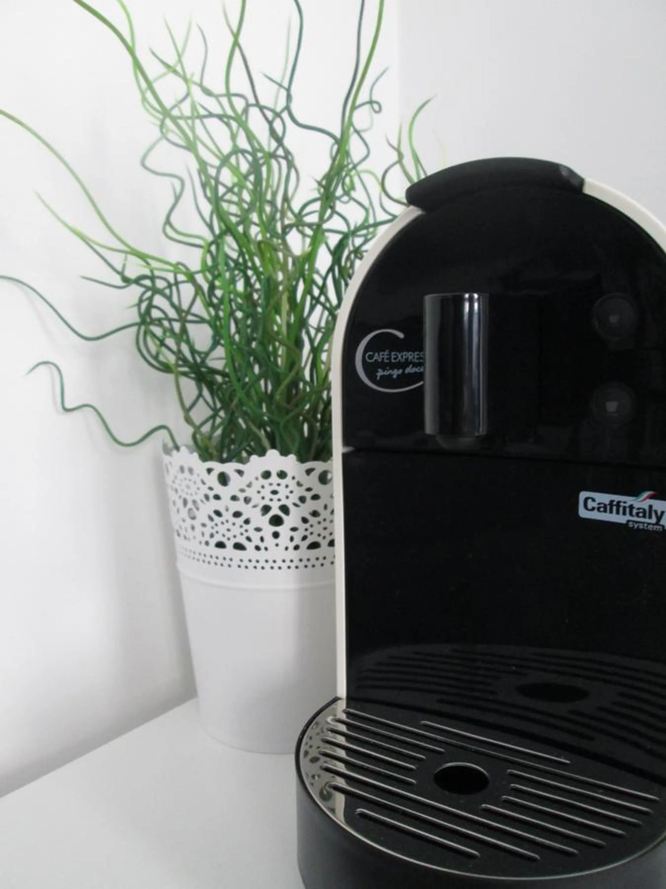 Drinks in Alfama Right Point