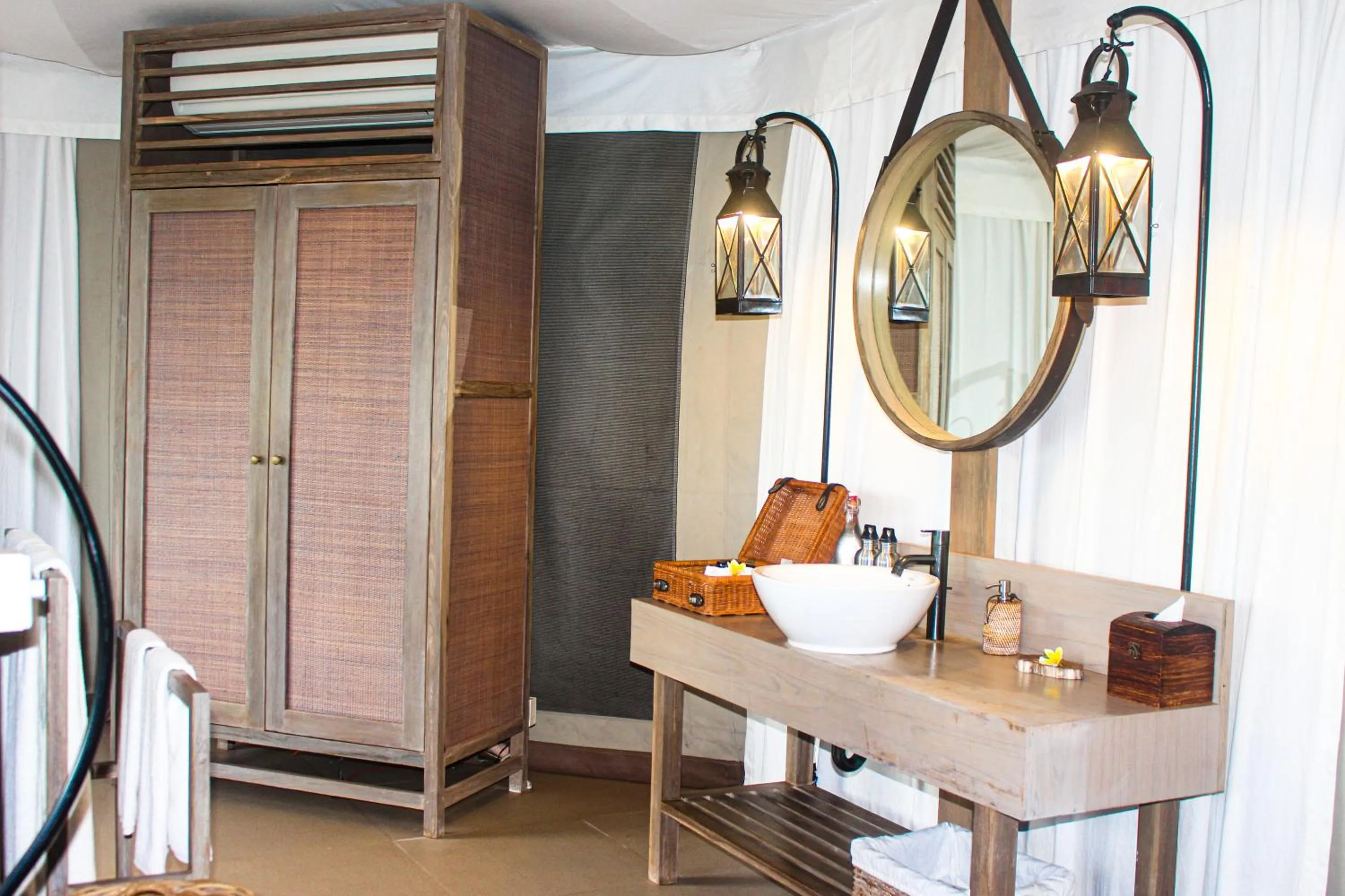 Menjangan Dynasty Resort