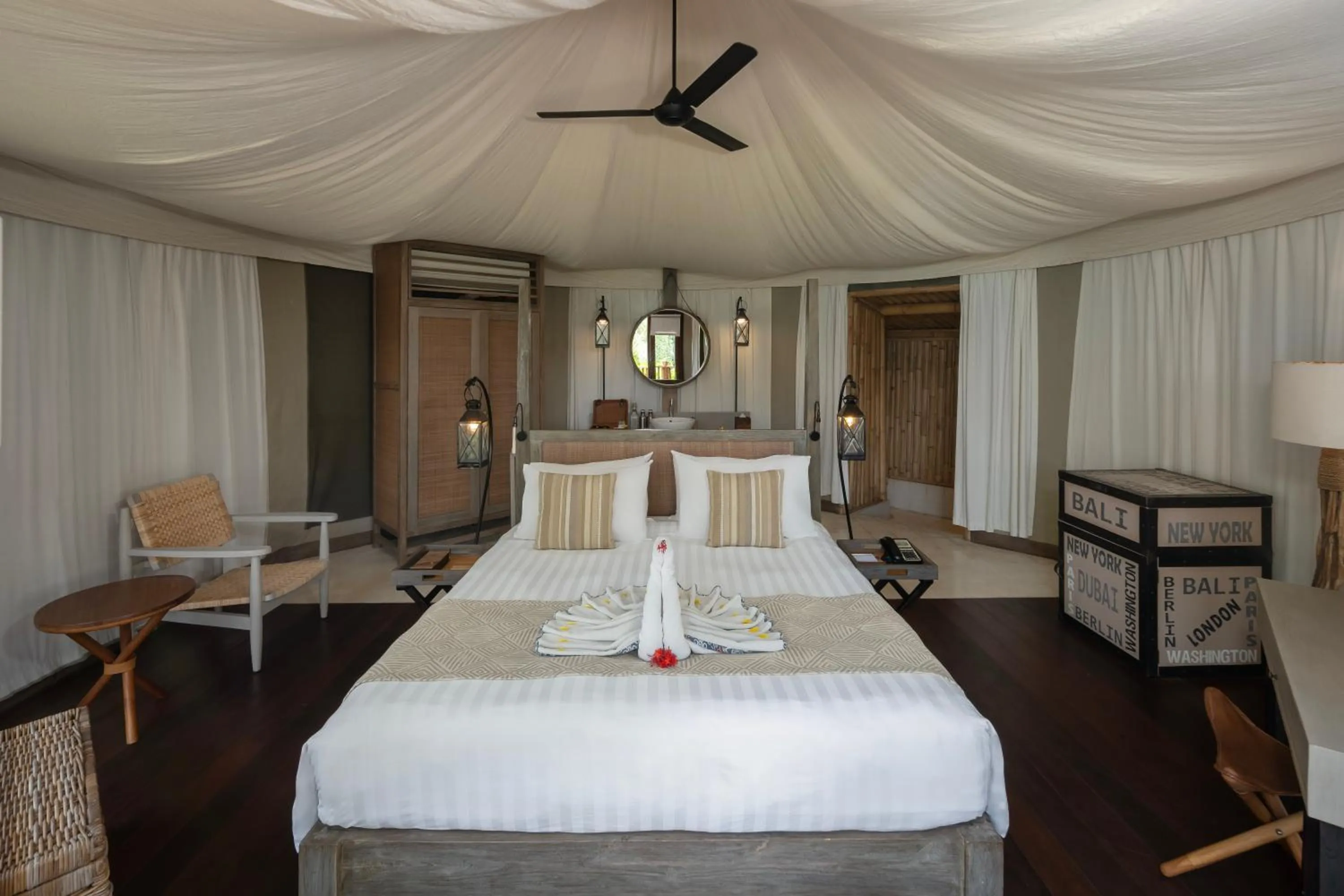 Bed in Menjangan Dynasty Resort