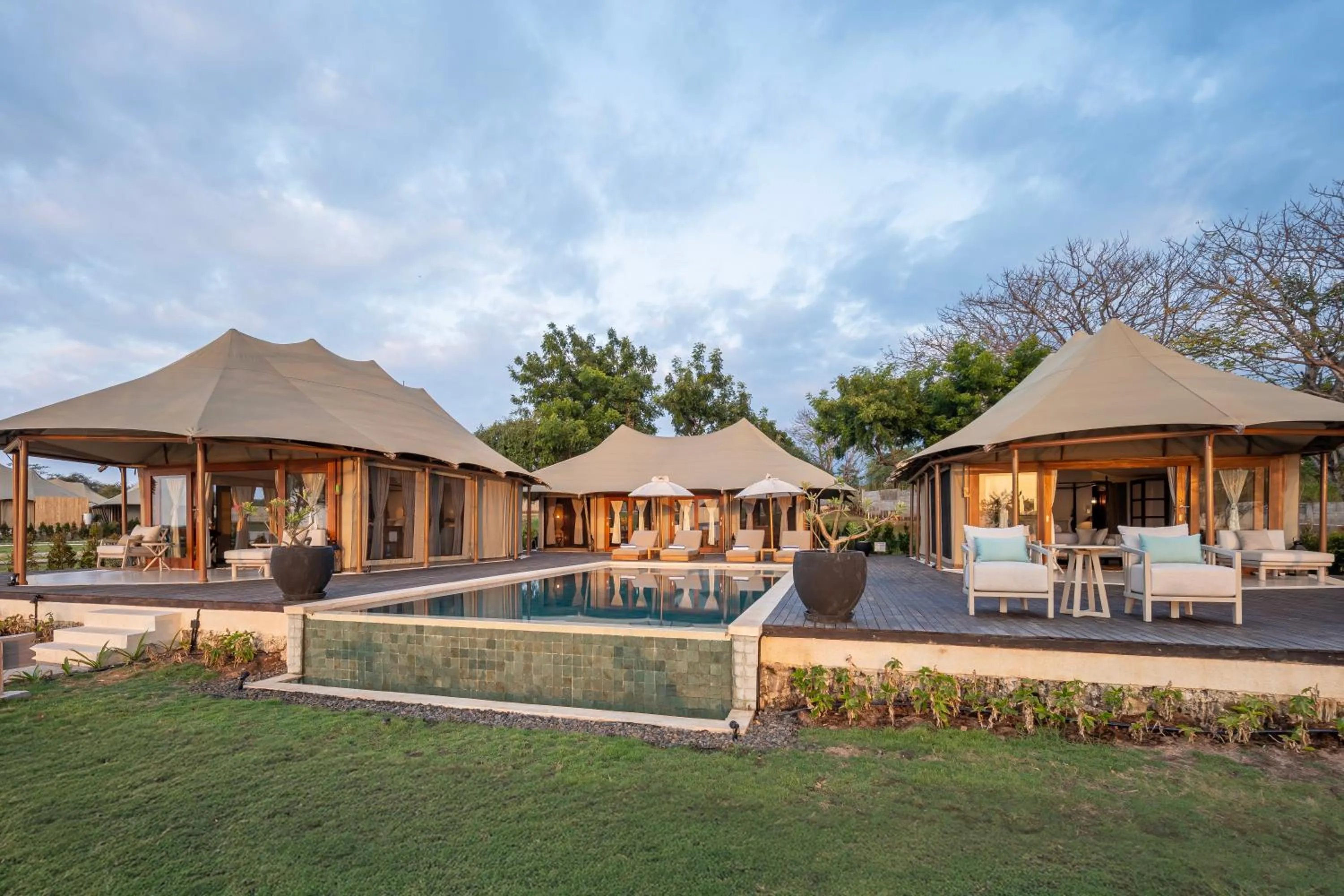 Menjangan Dynasty Resort