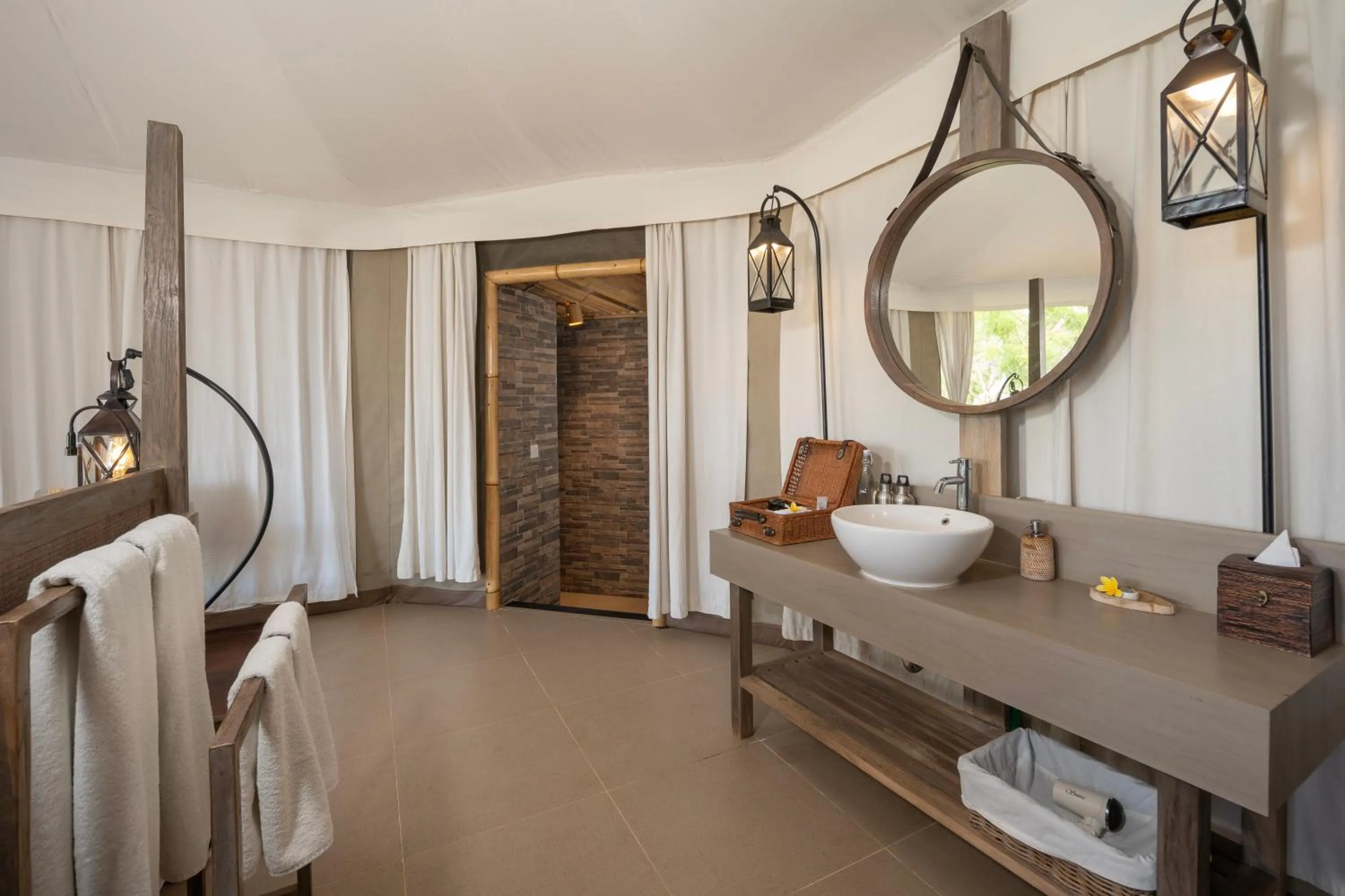 Menjangan Dynasty Resort