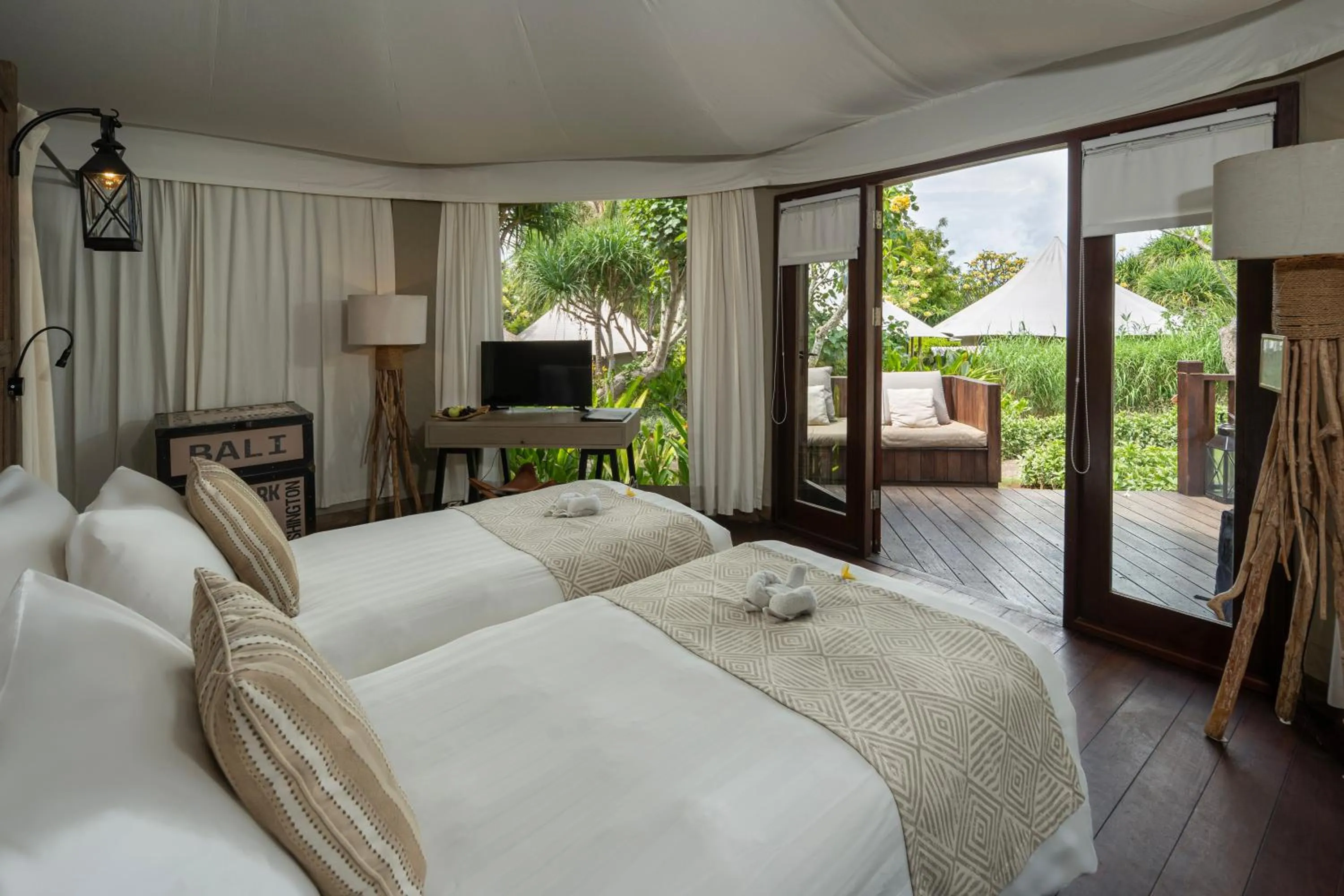 Bed in Menjangan Dynasty Resort