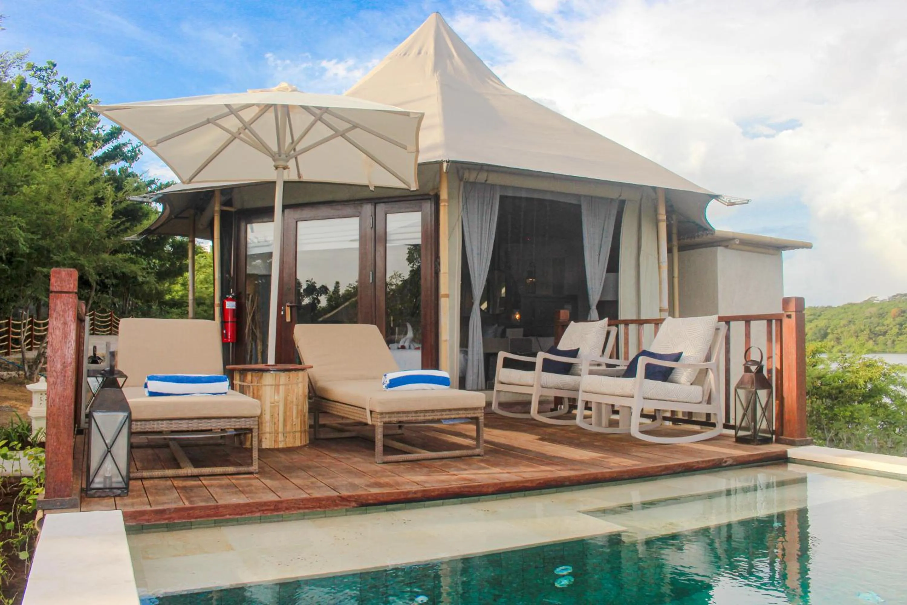 Menjangan Dynasty Resort