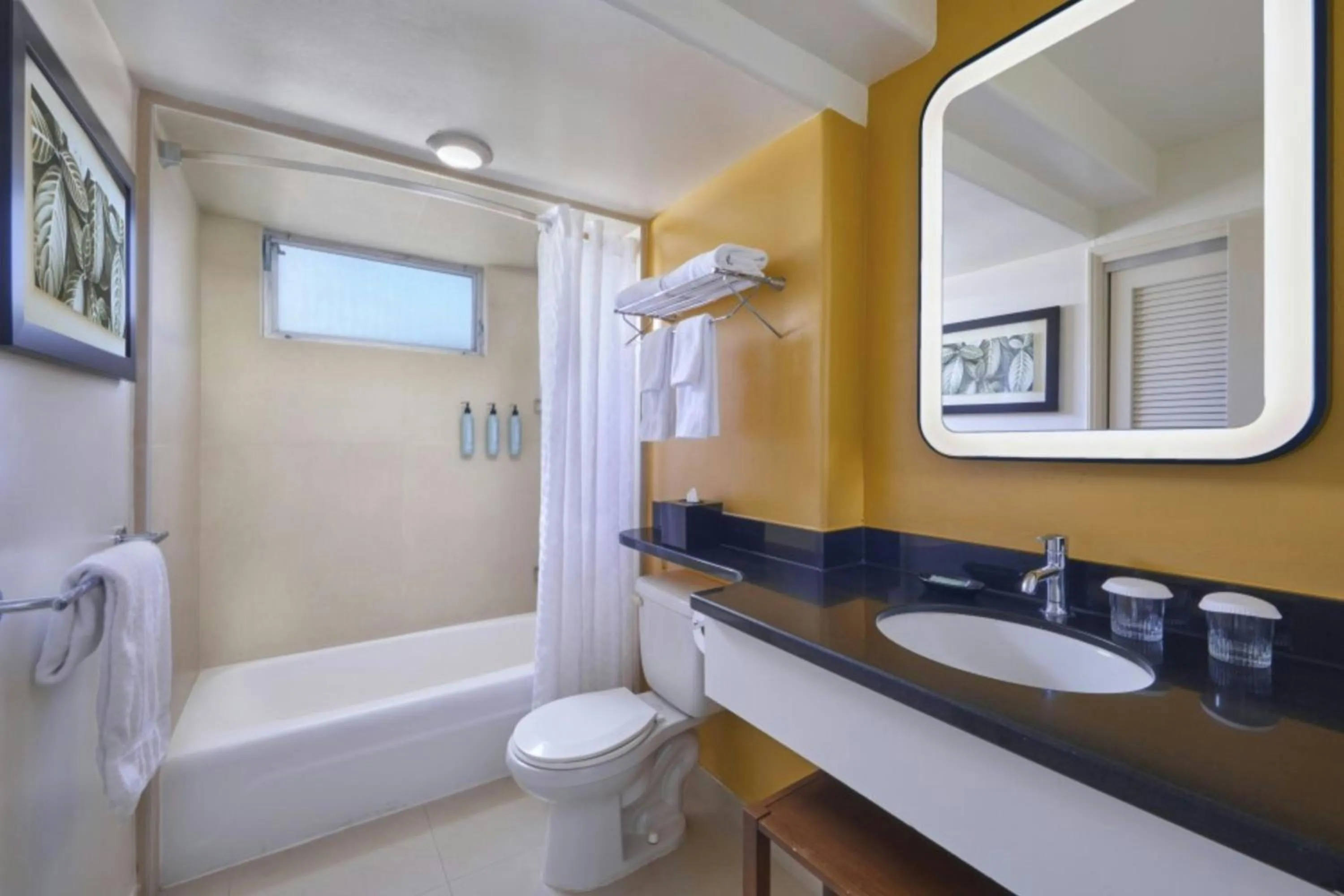 Bathroom in Courtyard by Marriott Waikiki Beach