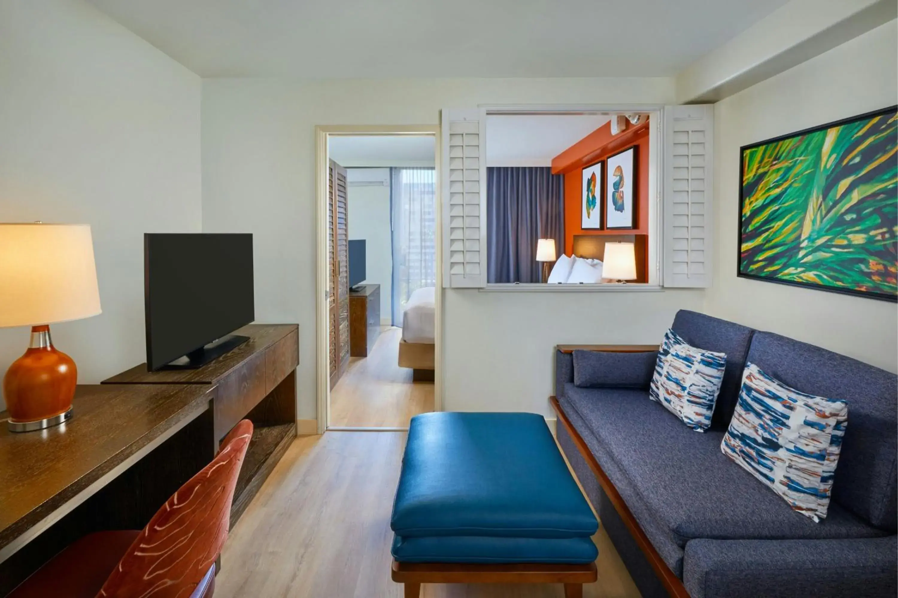 One-Bedroom Suite in Courtyard by Marriott Waikiki Beach One-Bedroom Suite in Courtyard by Marriott Waikiki Beach