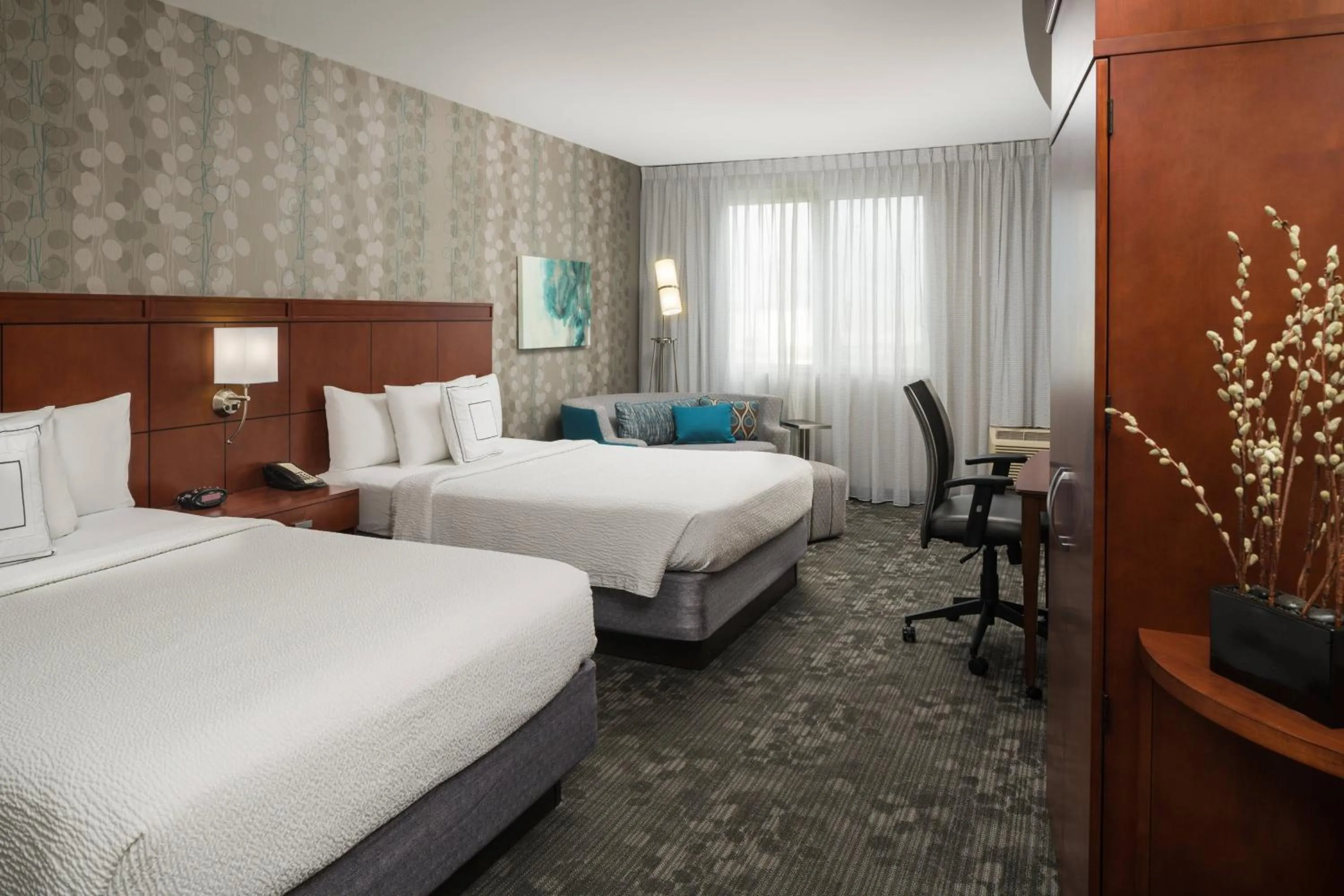 Photo of the whole room, Bed in Courtyard by Marriott Miami West/FL Turnpike