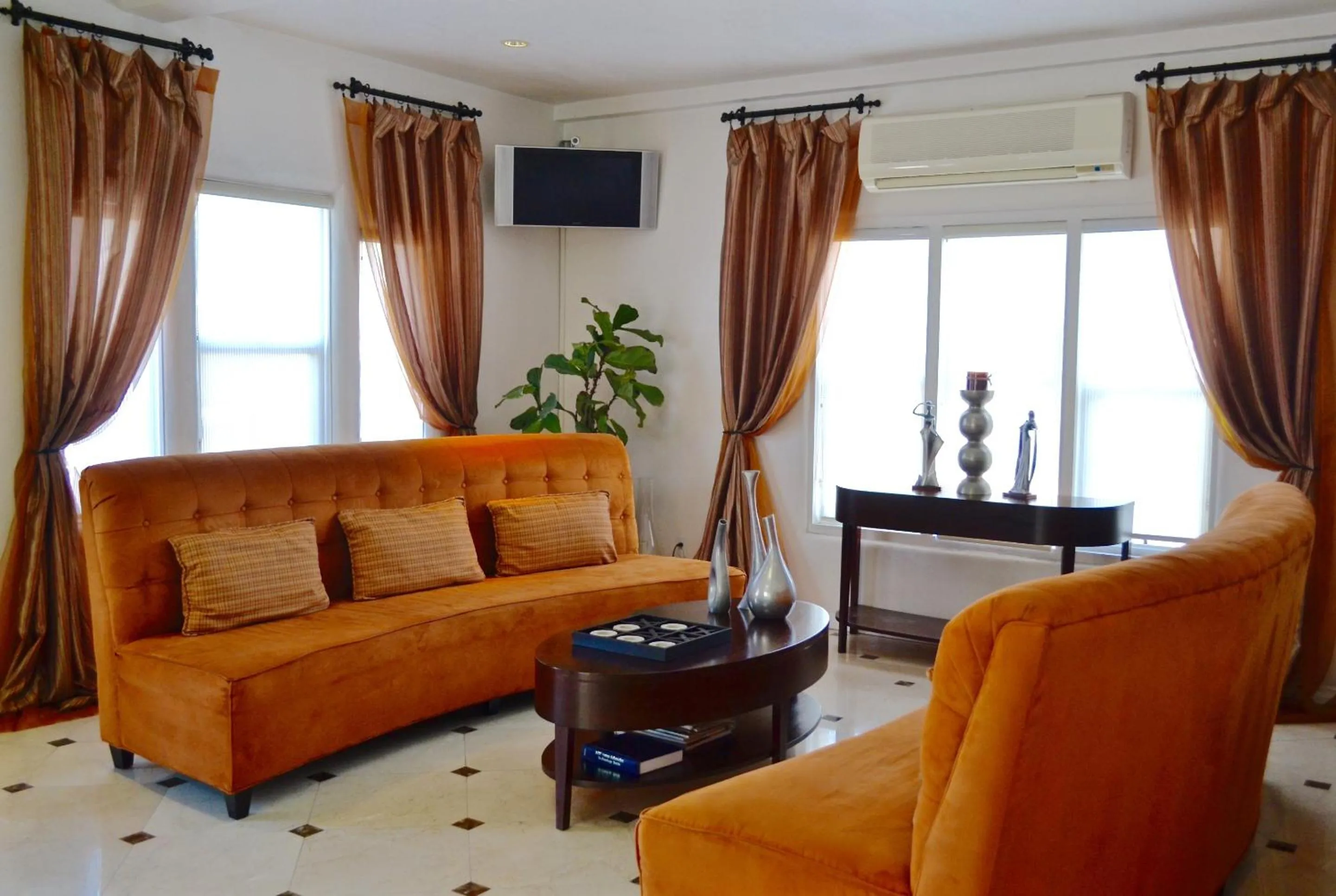 Lobby or reception in El Primero Boutique Hotel