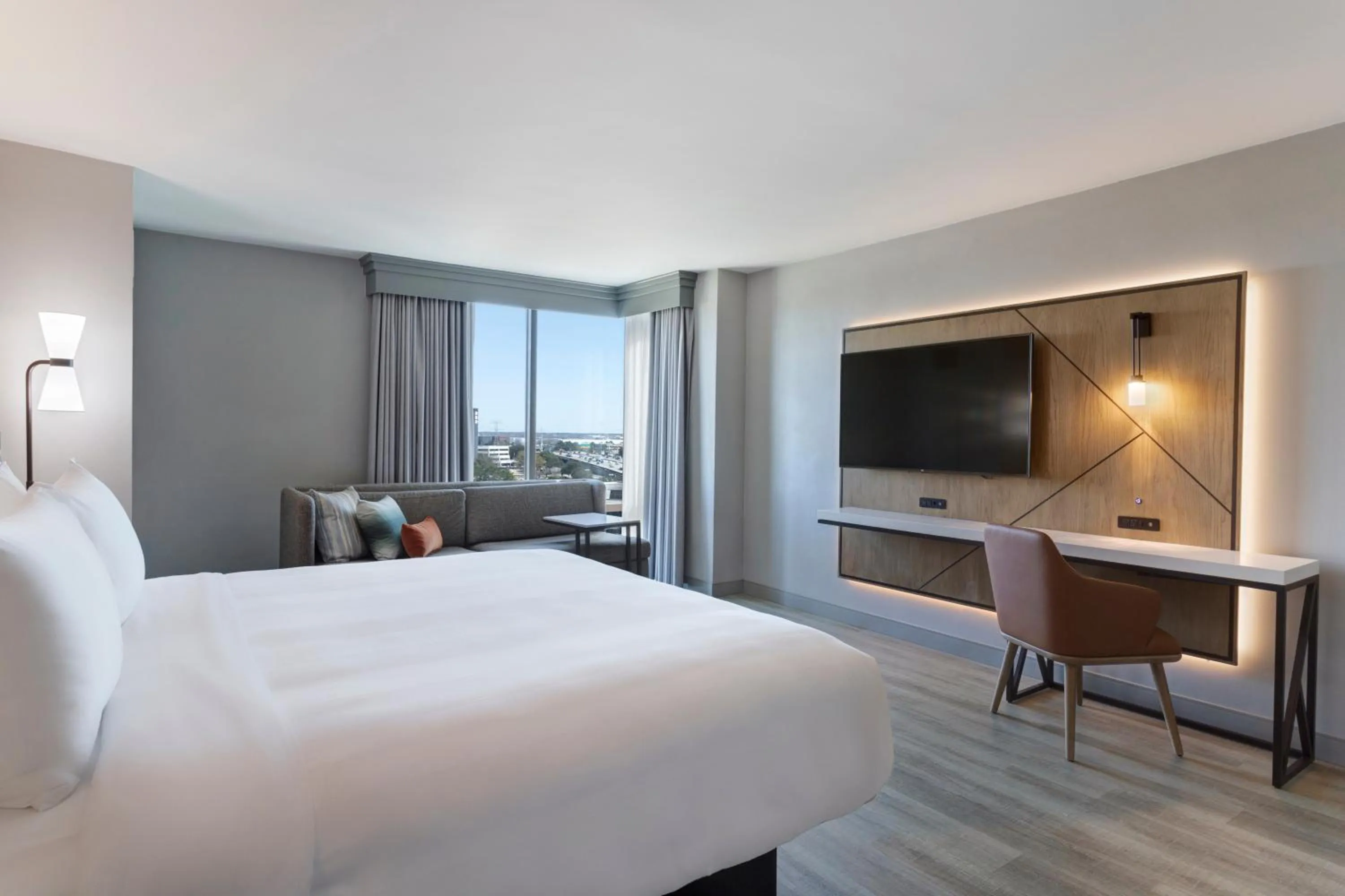 Property building, Bed in Houston Marriott North