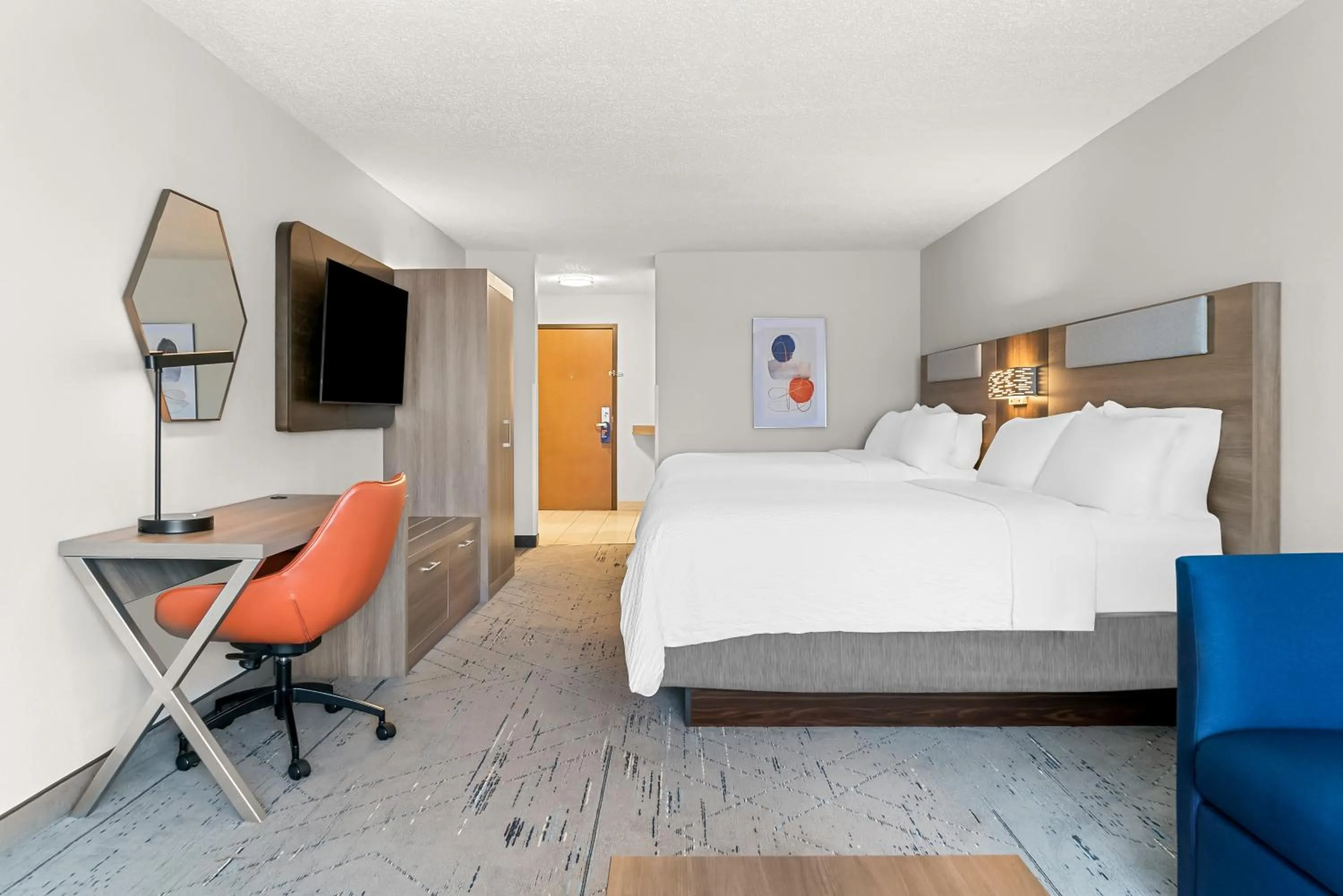 Bedroom, Bed in Holiday Inn Express & Suites - Detroit Northwest - Livonia by IHG