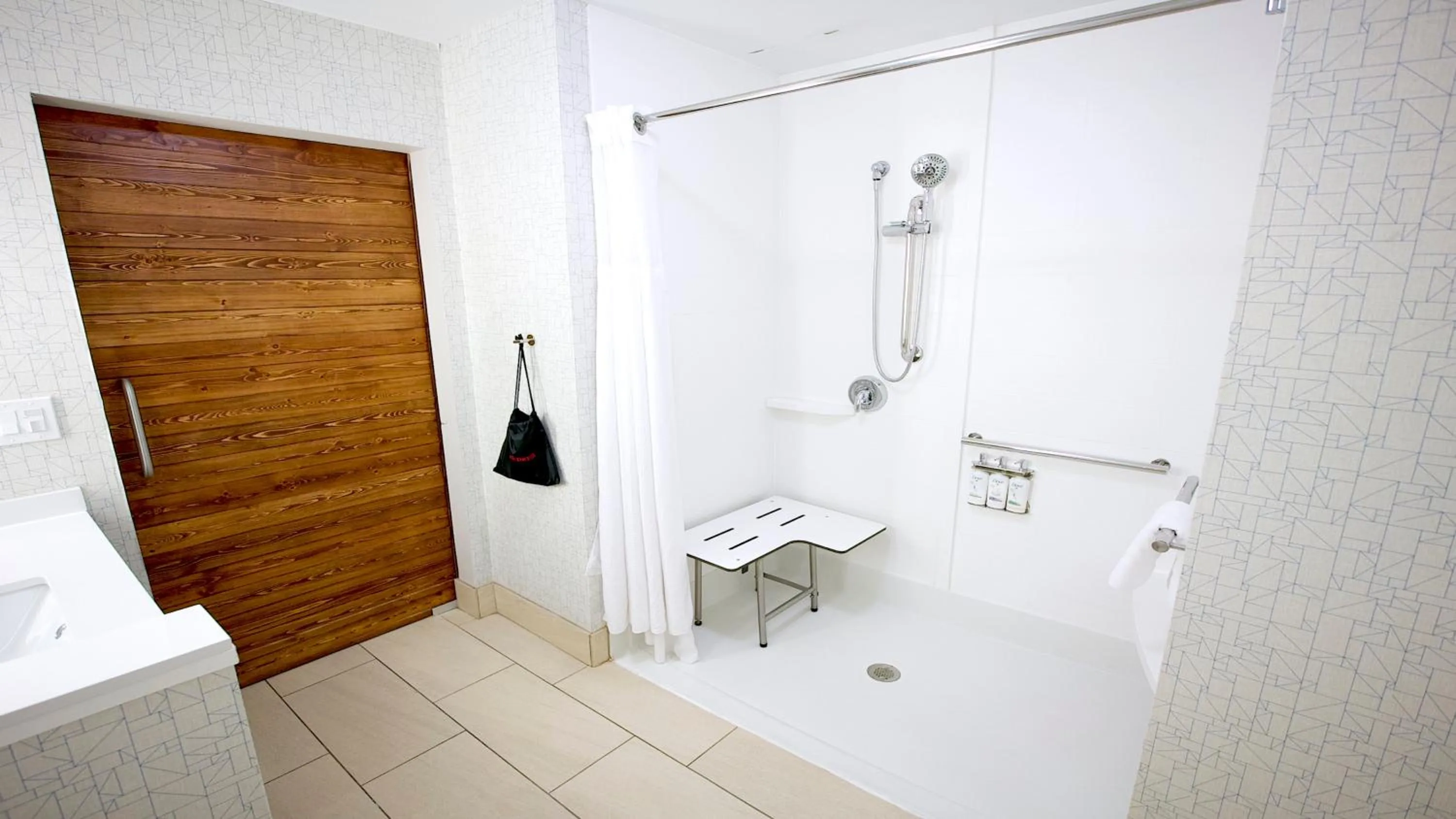 Photo of the whole room in Holiday Inn Express & Suites - Detroit Northwest - Livonia by IHG