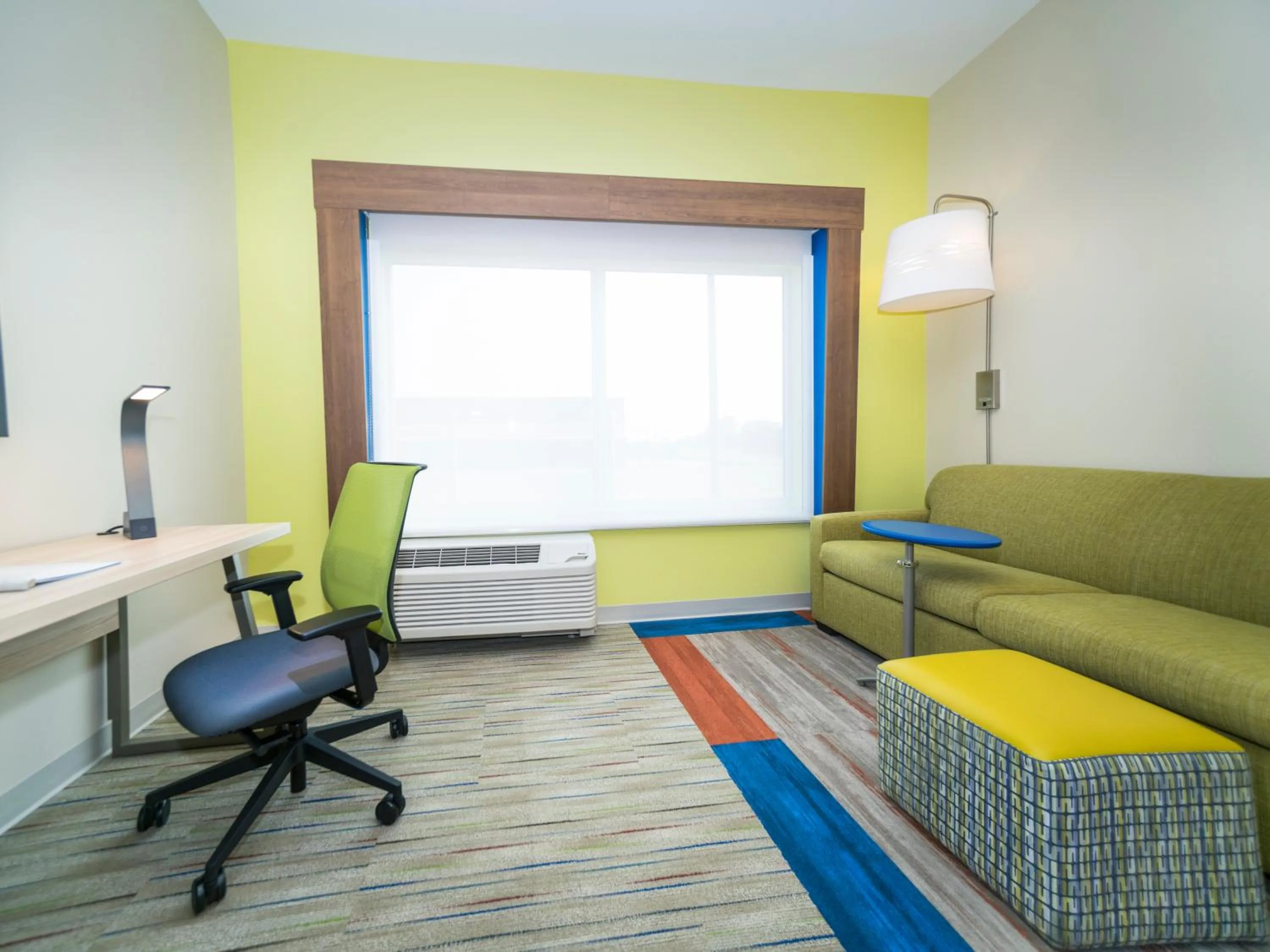 Bedroom in Holiday Inn Express & Suites - Southaven Central - Memphis by IHG