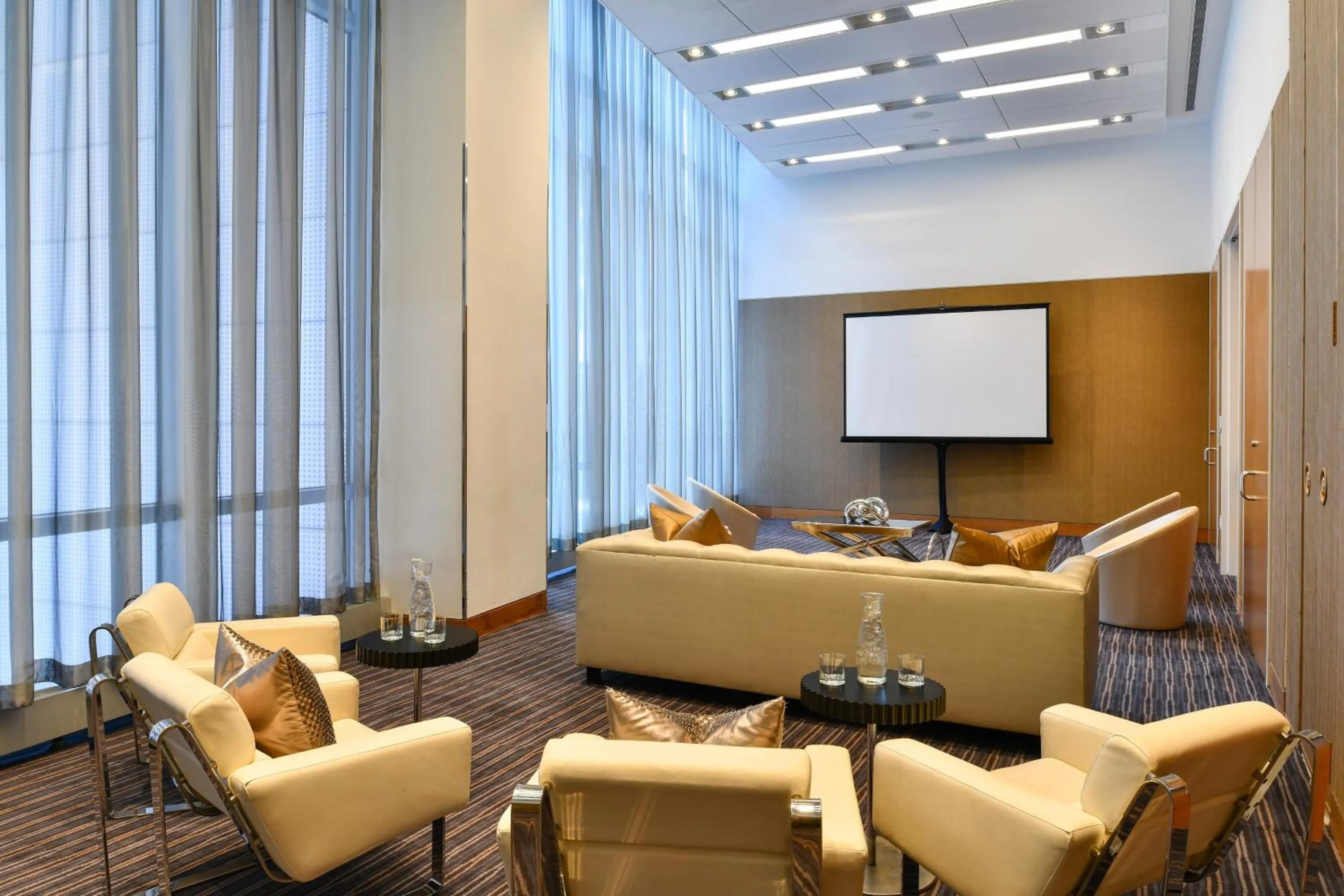 Lounge or bar in W Boston