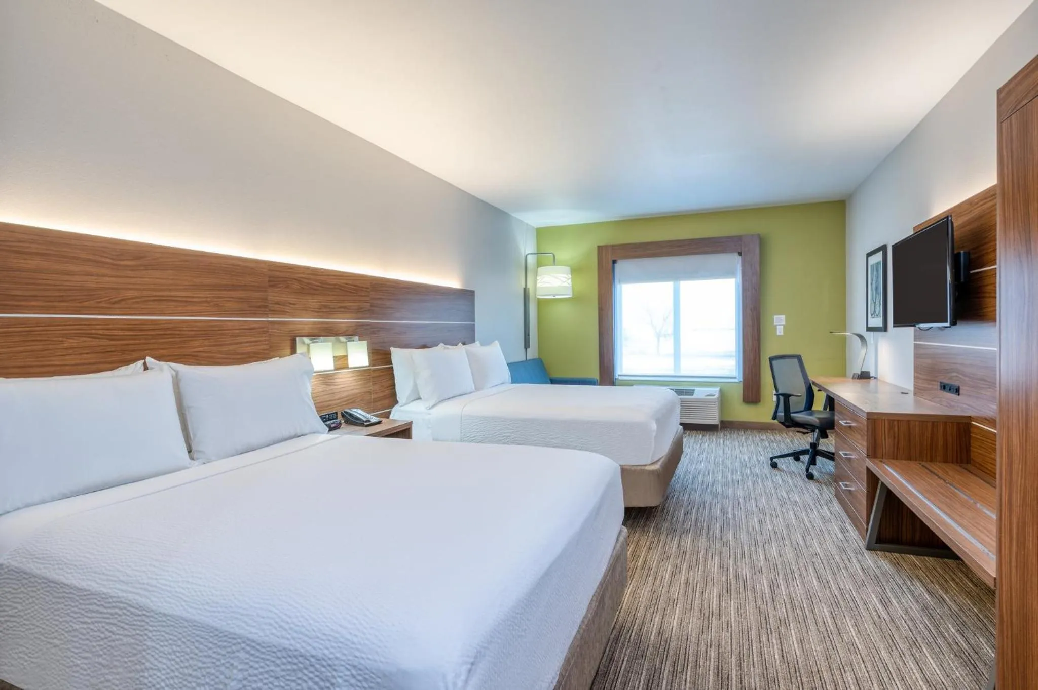 Photo of the whole room, Bed in Holiday Inn Express Troy by IHG