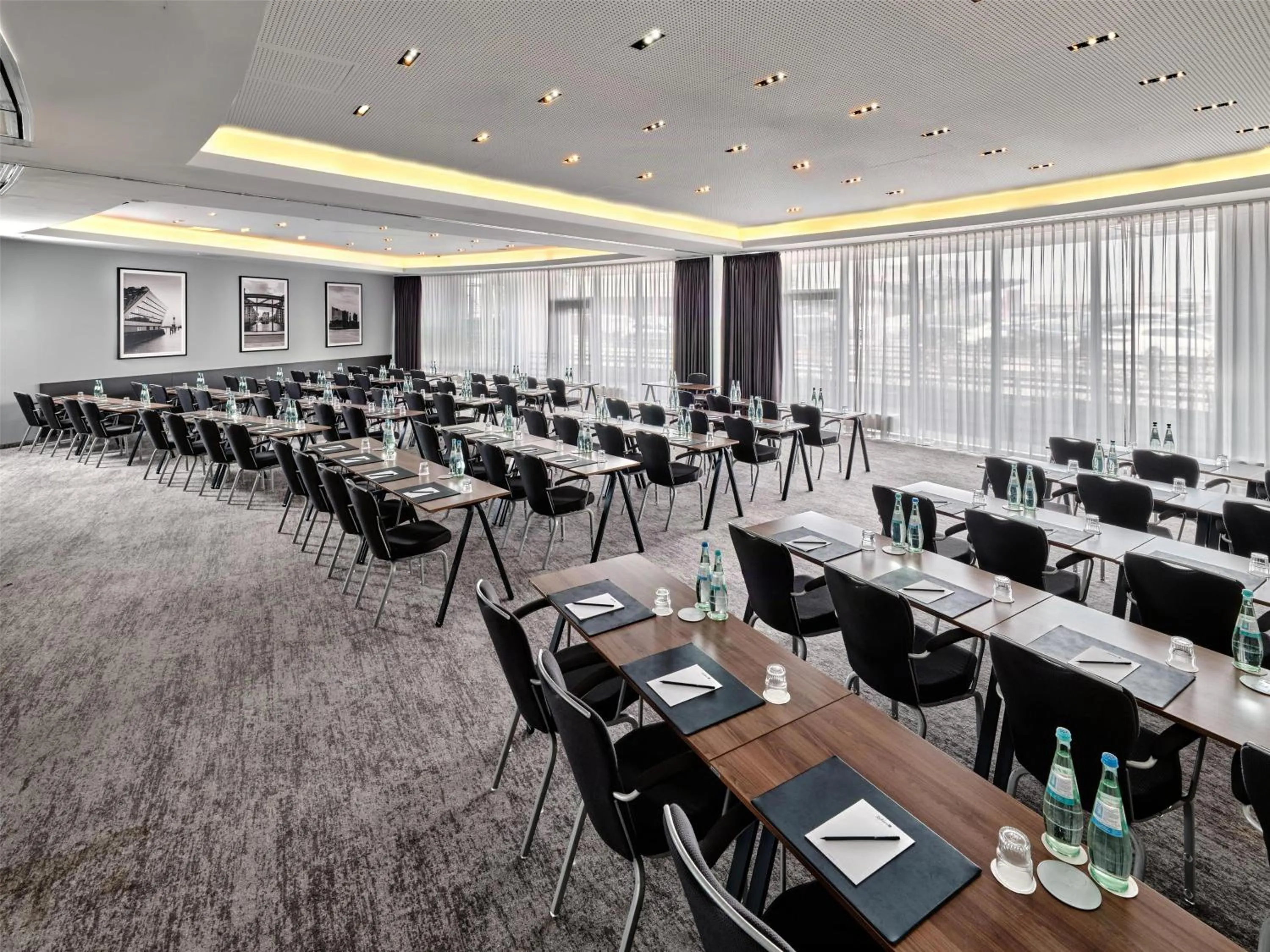 Meeting/conference room in Radisson Blu Hotel, Hamburg Airport