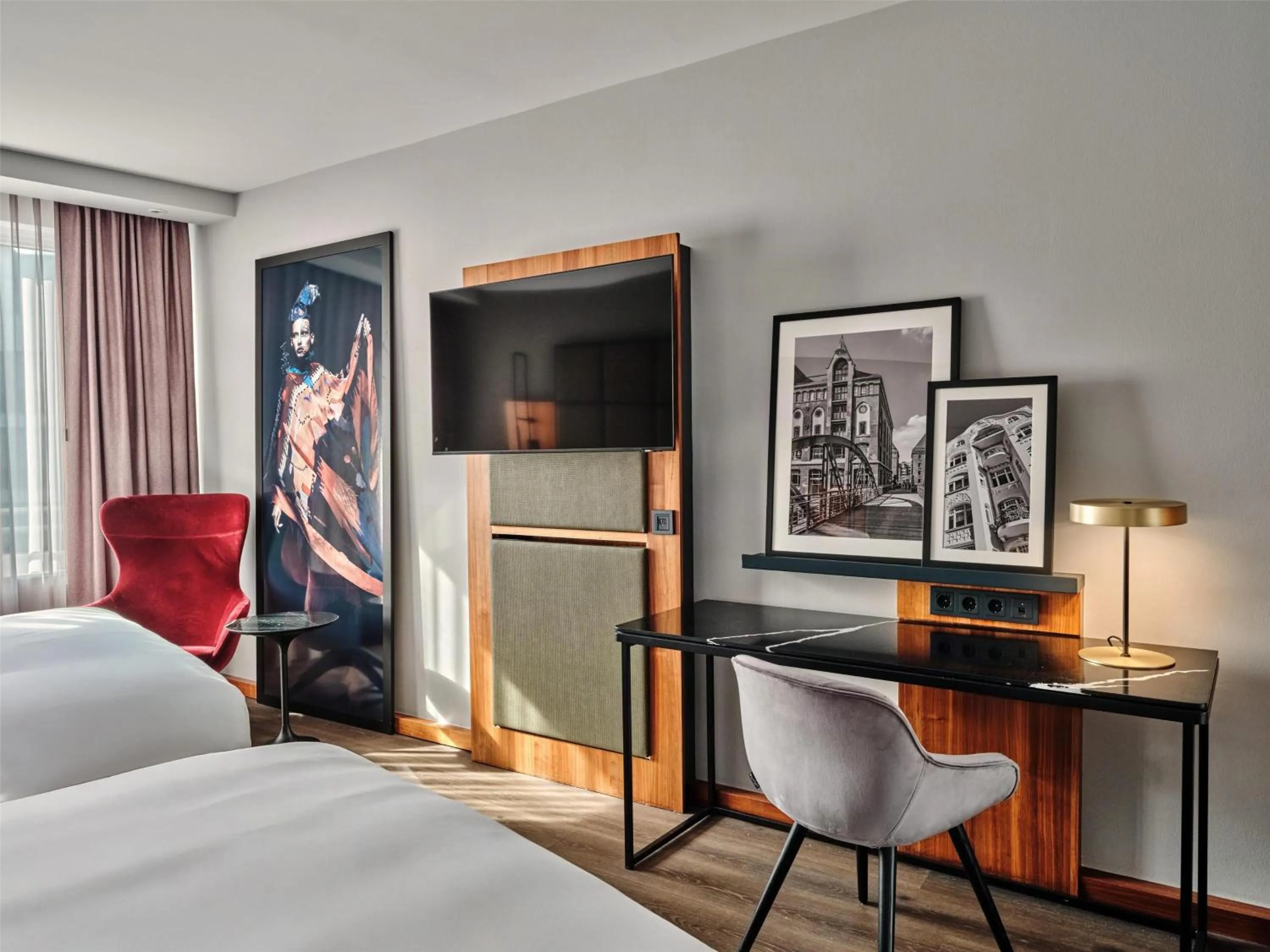 Bedroom, Bed in Radisson Blu Hotel, Hamburg Airport