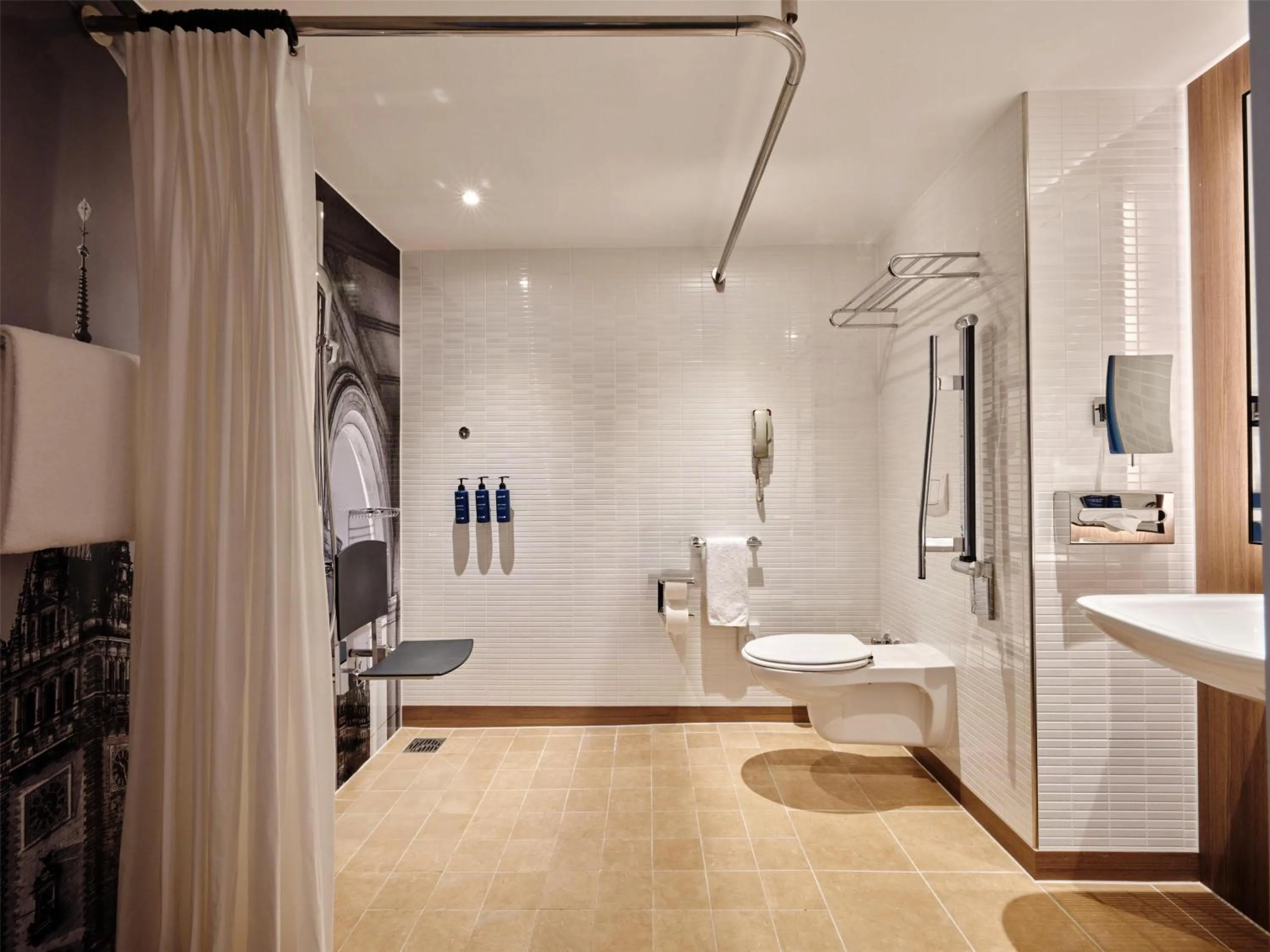 Bathroom in Radisson Blu Hotel, Hamburg Airport