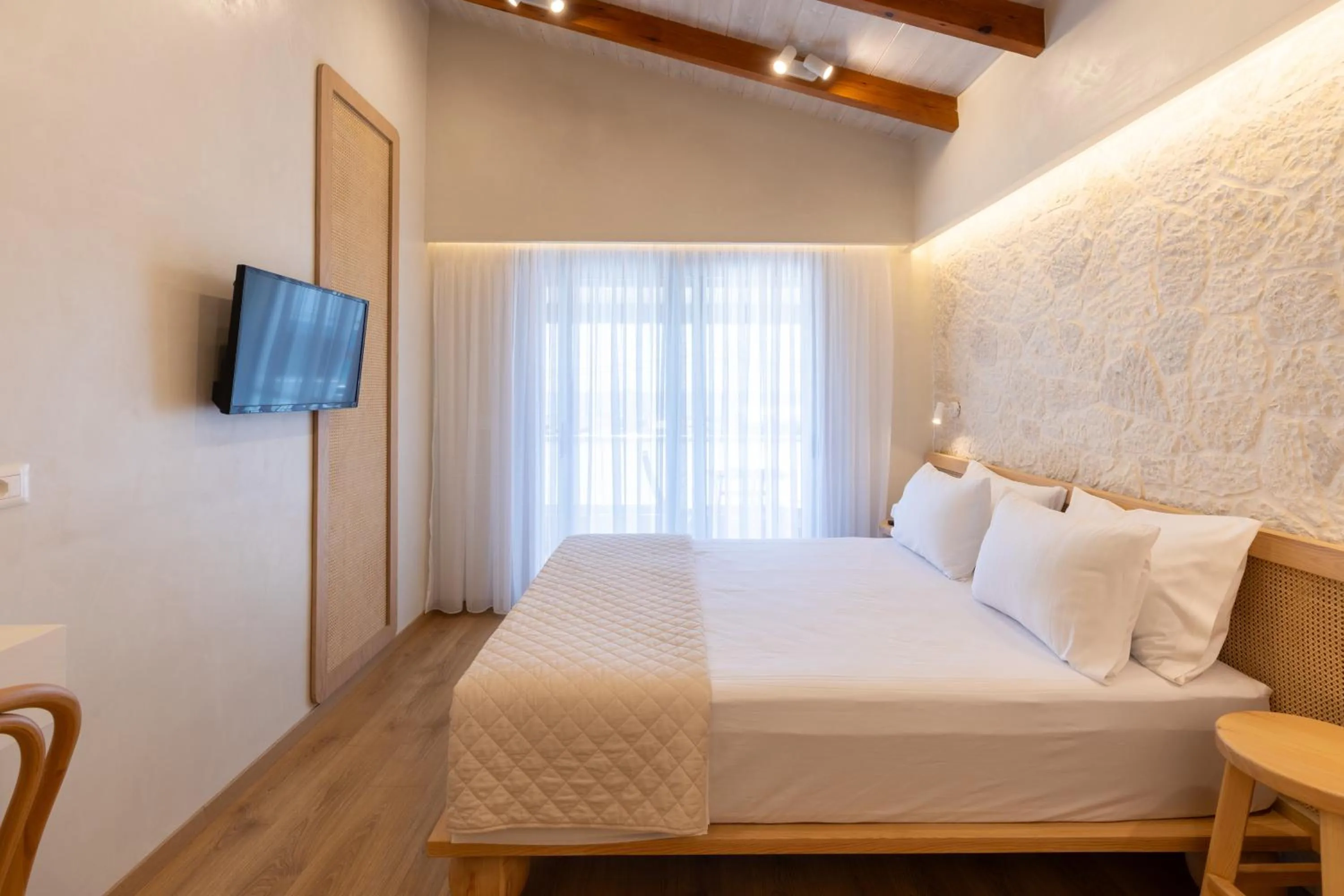 Deluxe Double Room with Balcony and Sea View in Dimitri Hotel