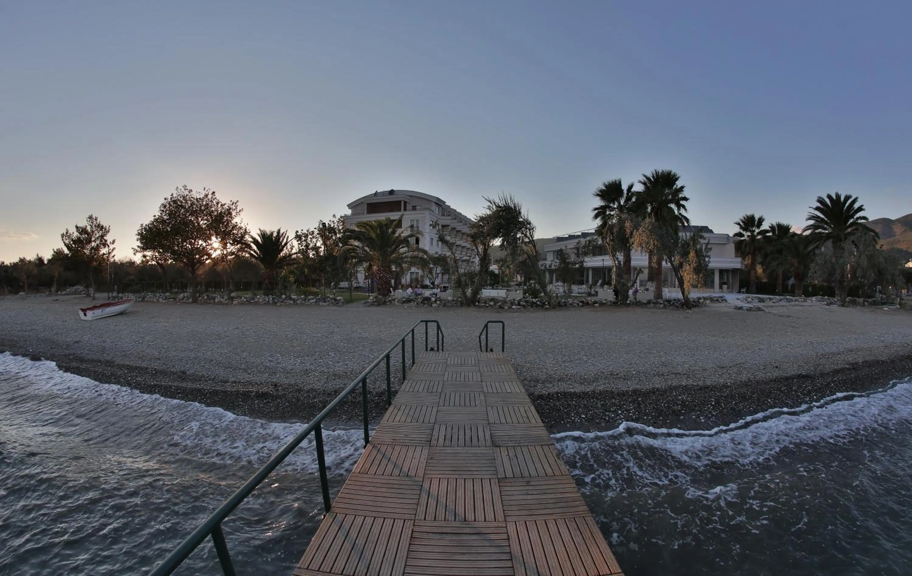 Beach in Rawda Resort Hotel Altinoluk