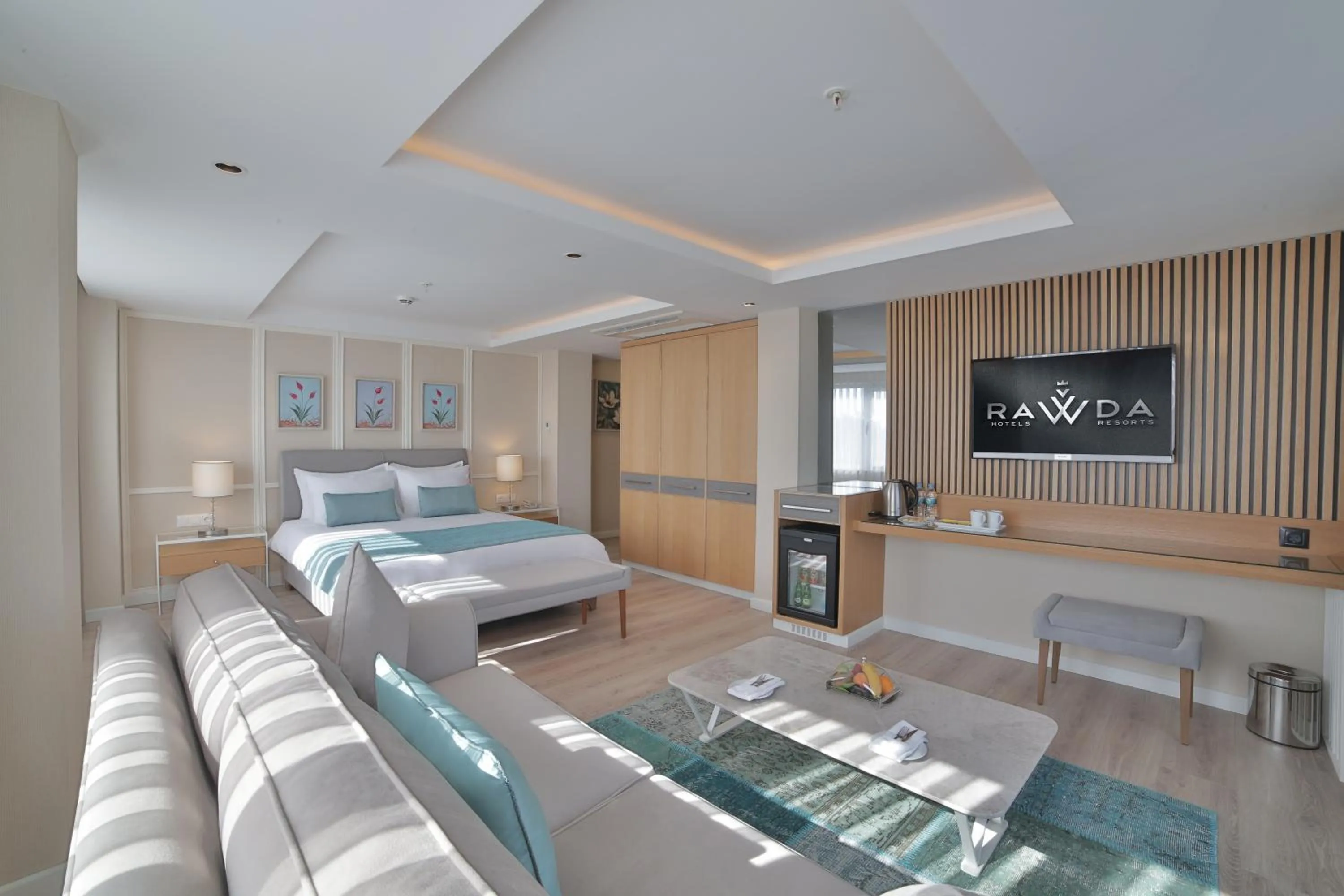 Photo of the whole room in Rawda Resort Hotel Altinoluk