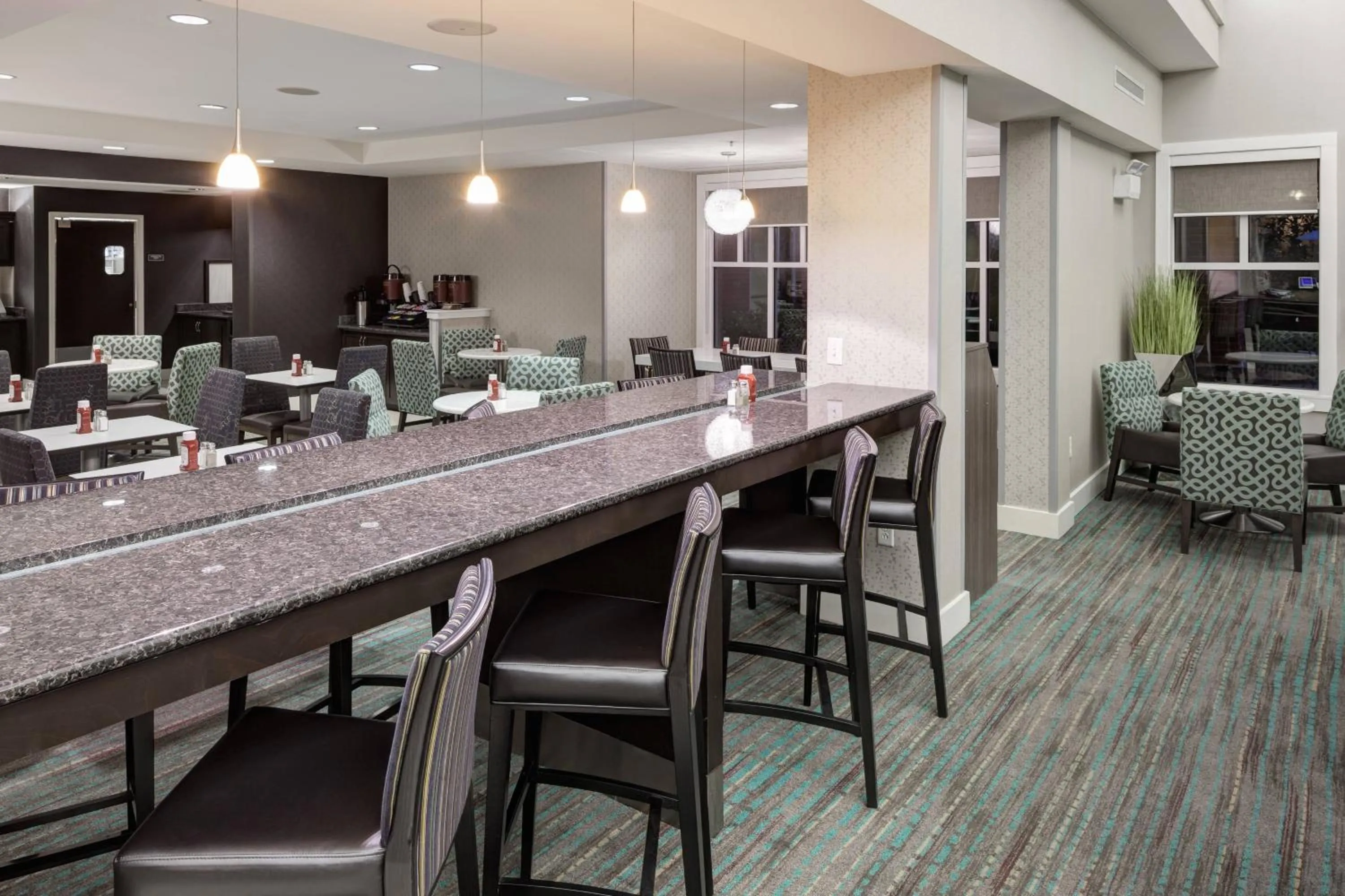 Restaurant/places to eat in Residence Inn by Marriott Franklin Cool Springs