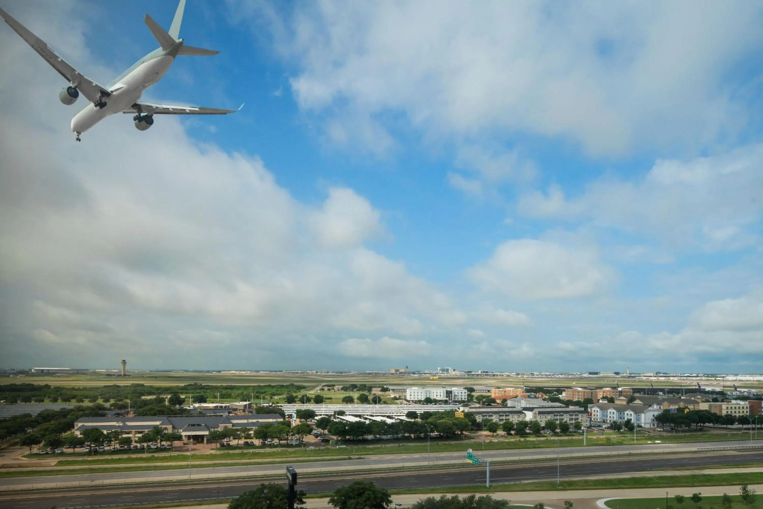 Photo of the whole room in The Westin Dallas Fort Worth Airport