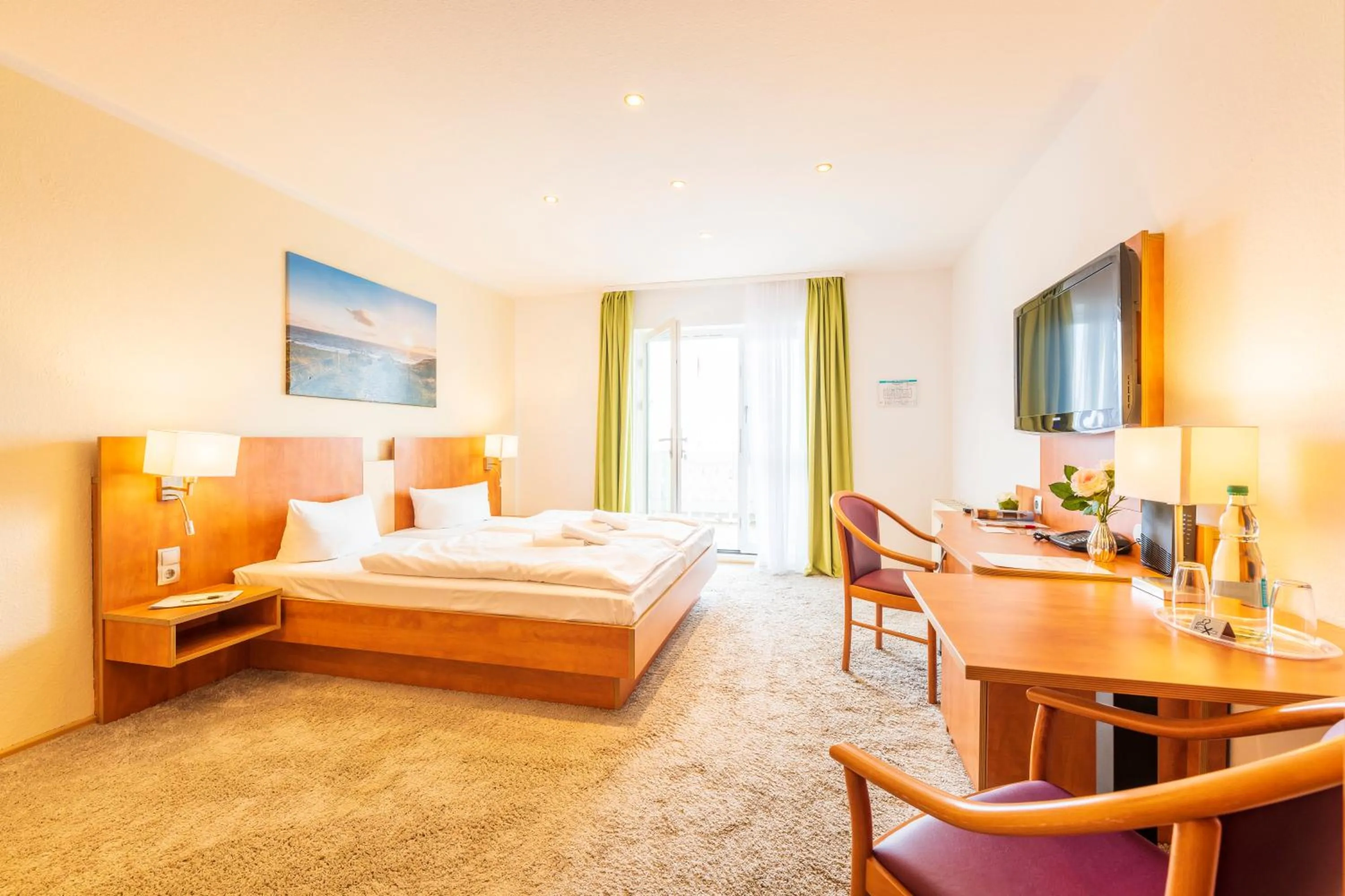 Photo of the whole room, Bed in Hotel Königslinie