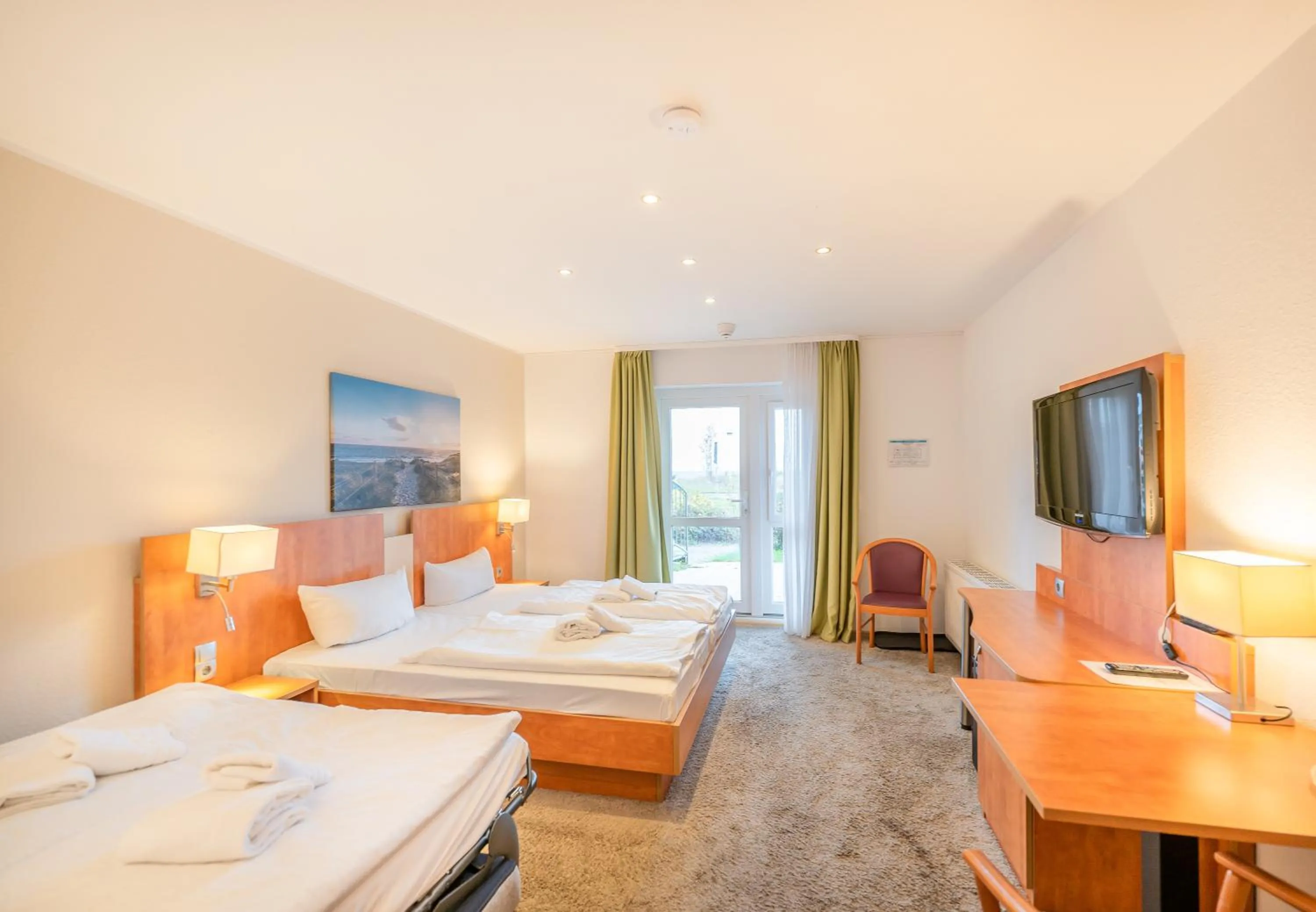 Photo of the whole room, Bed in Hotel Königslinie