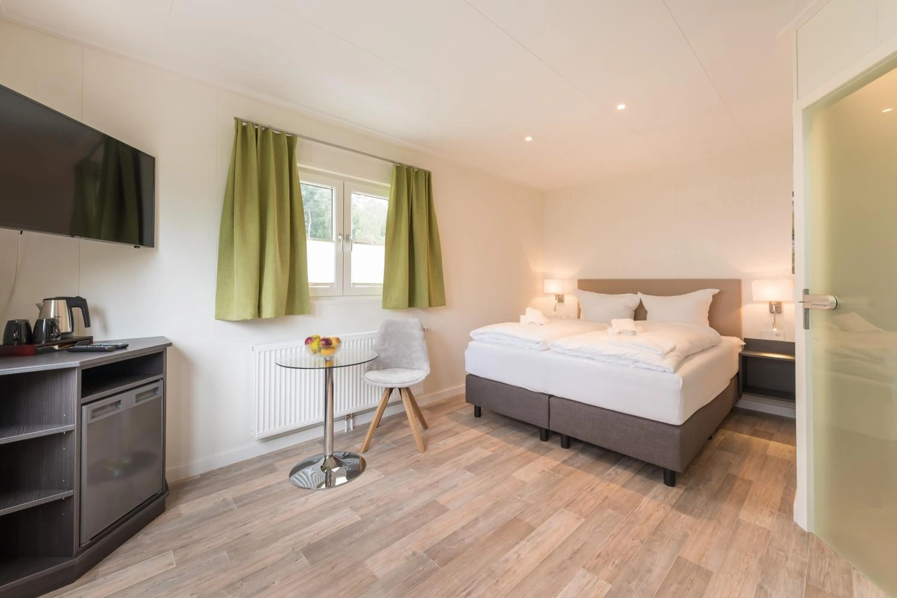 Photo of the whole room, Bed in Hotel Königslinie