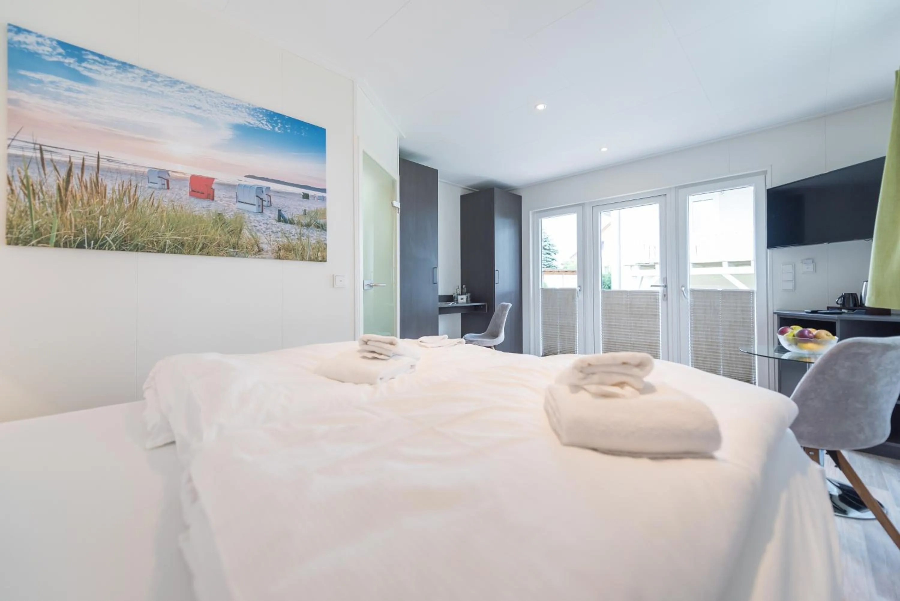 Photo of the whole room, Bed in Hotel Königslinie