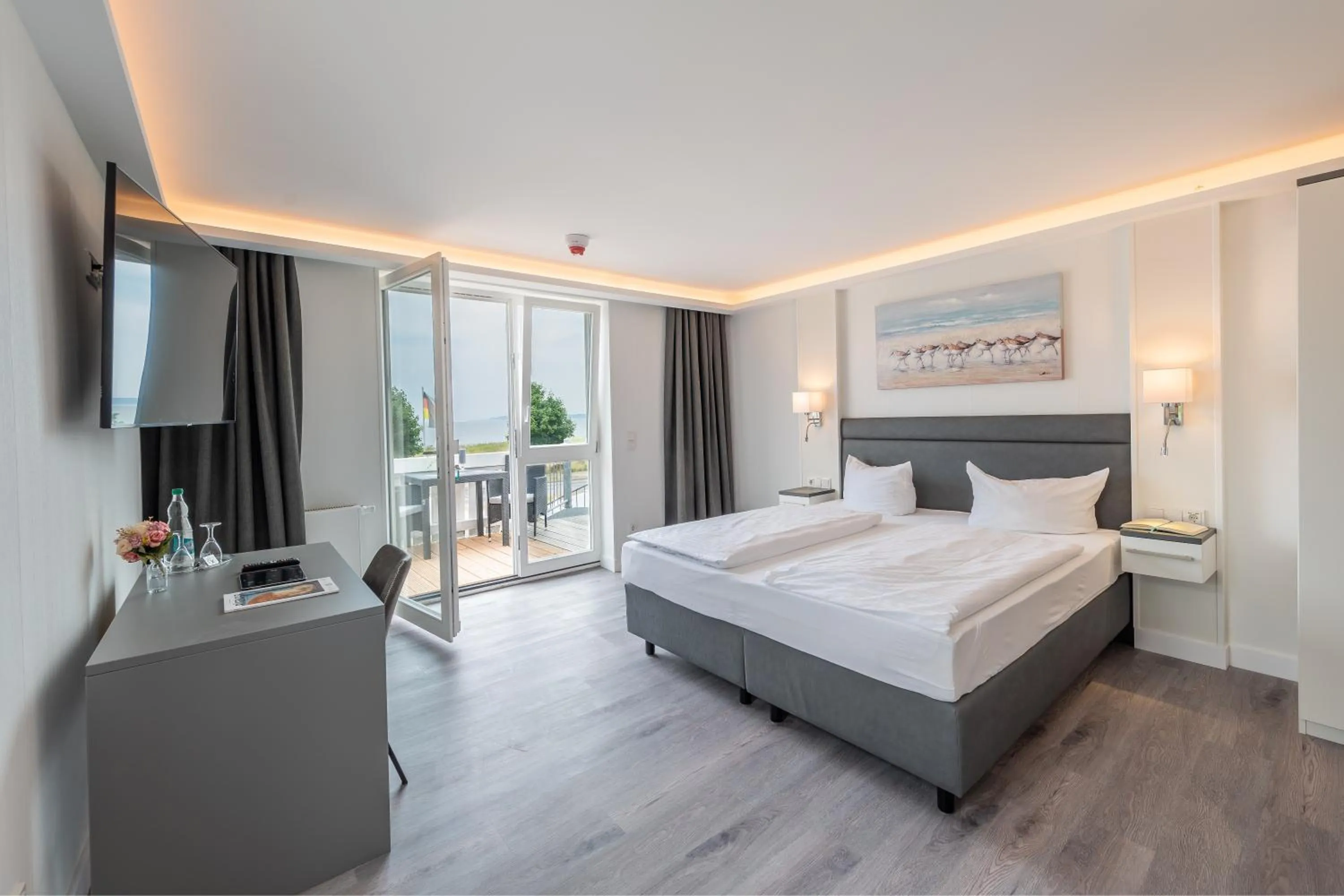 Photo of the whole room, Bed in Hotel Königslinie