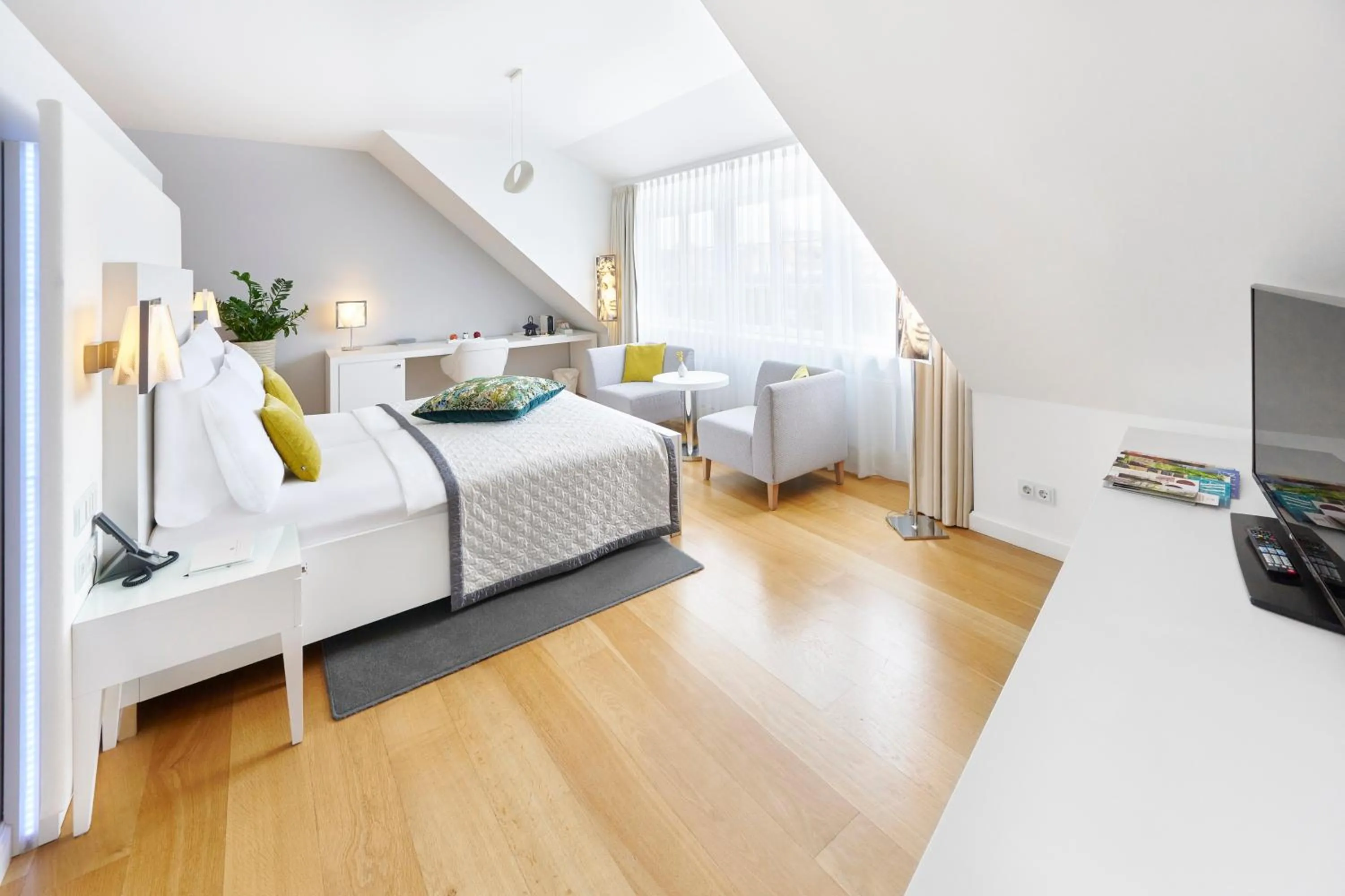 Photo of the whole room, Bed in Hotel Ketschauer Hof