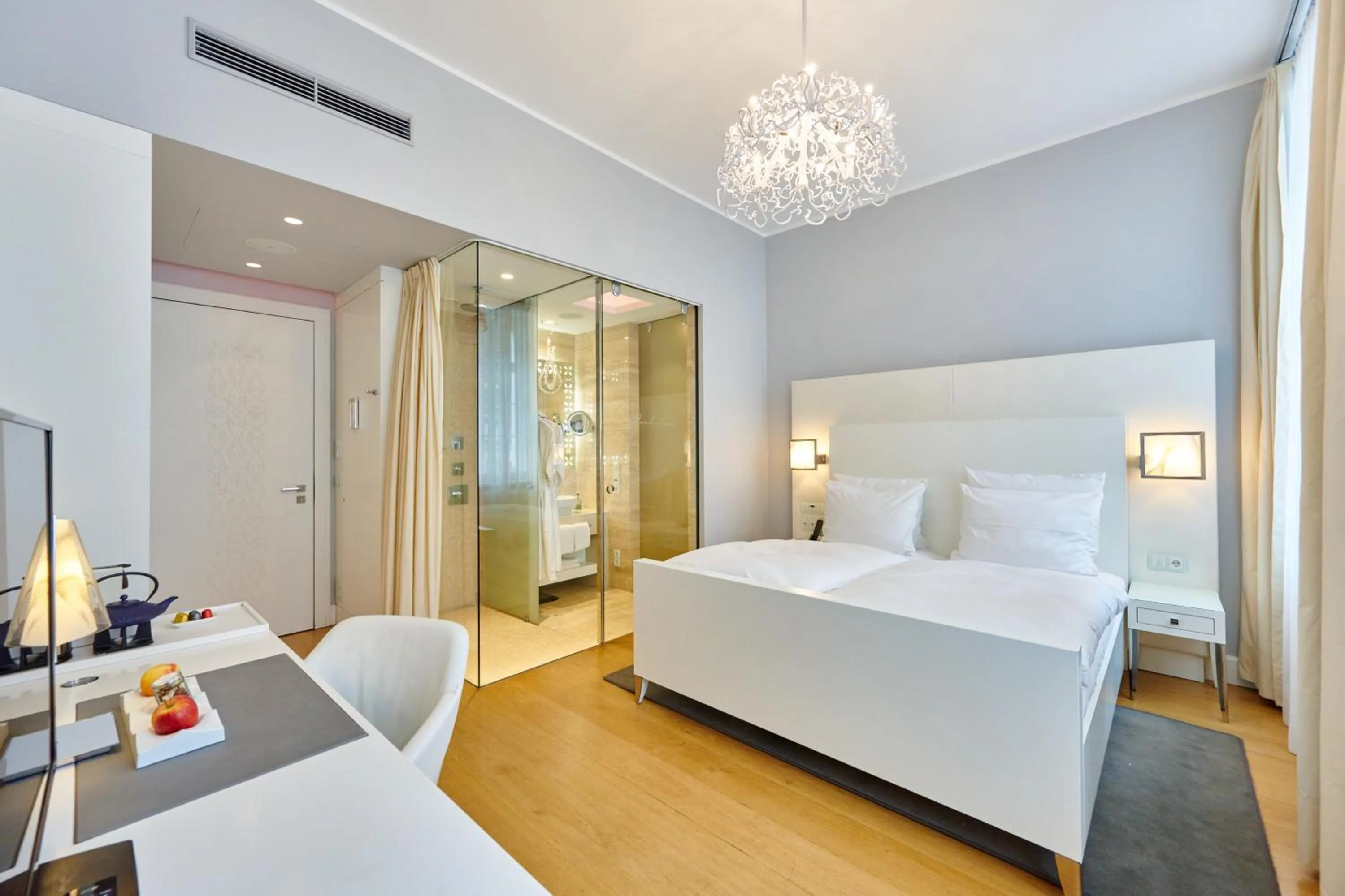 Photo of the whole room, Bed in Hotel Ketschauer Hof