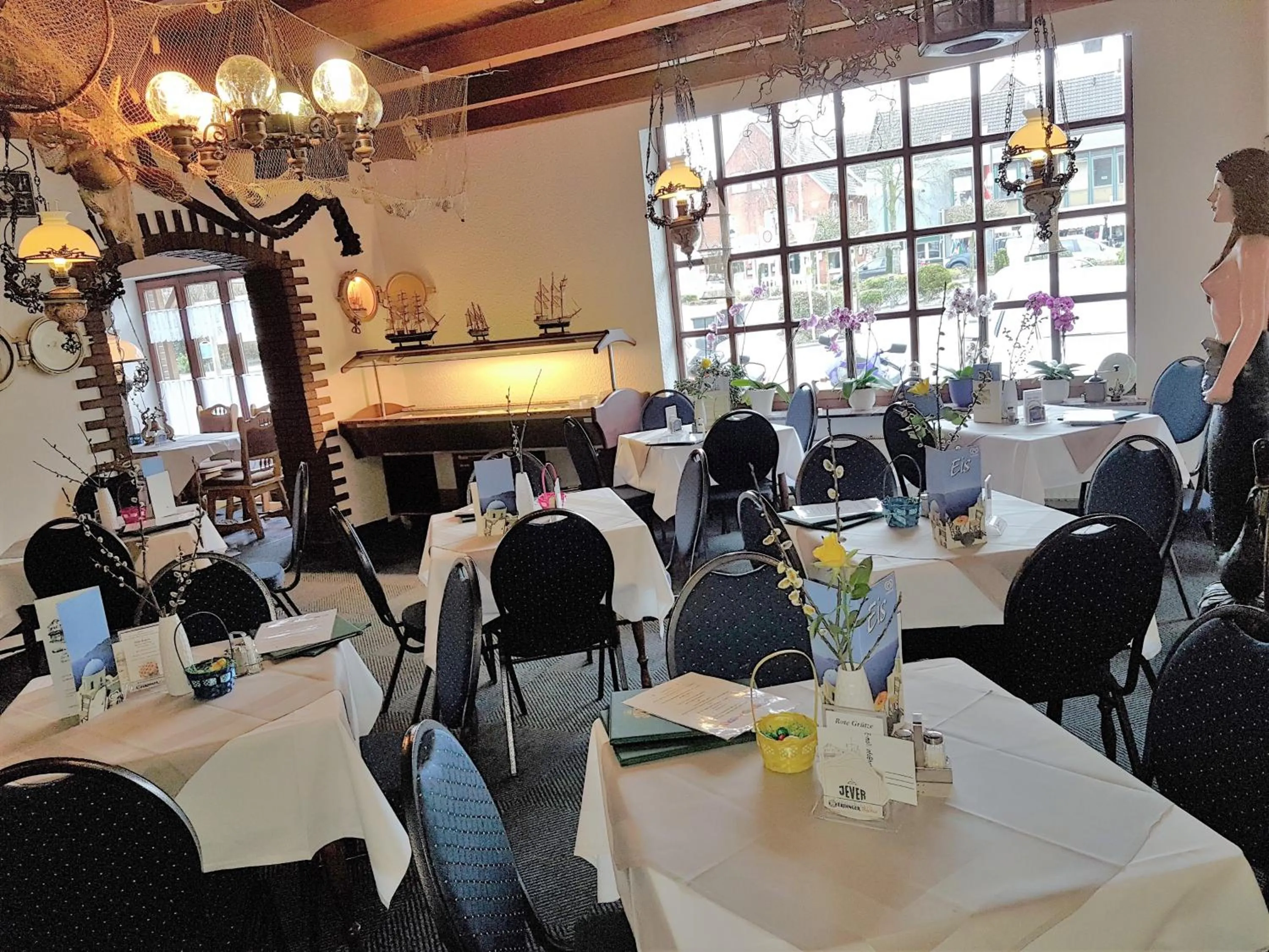 Restaurant/places to eat in Hotel-Restaurant Cafe Caro