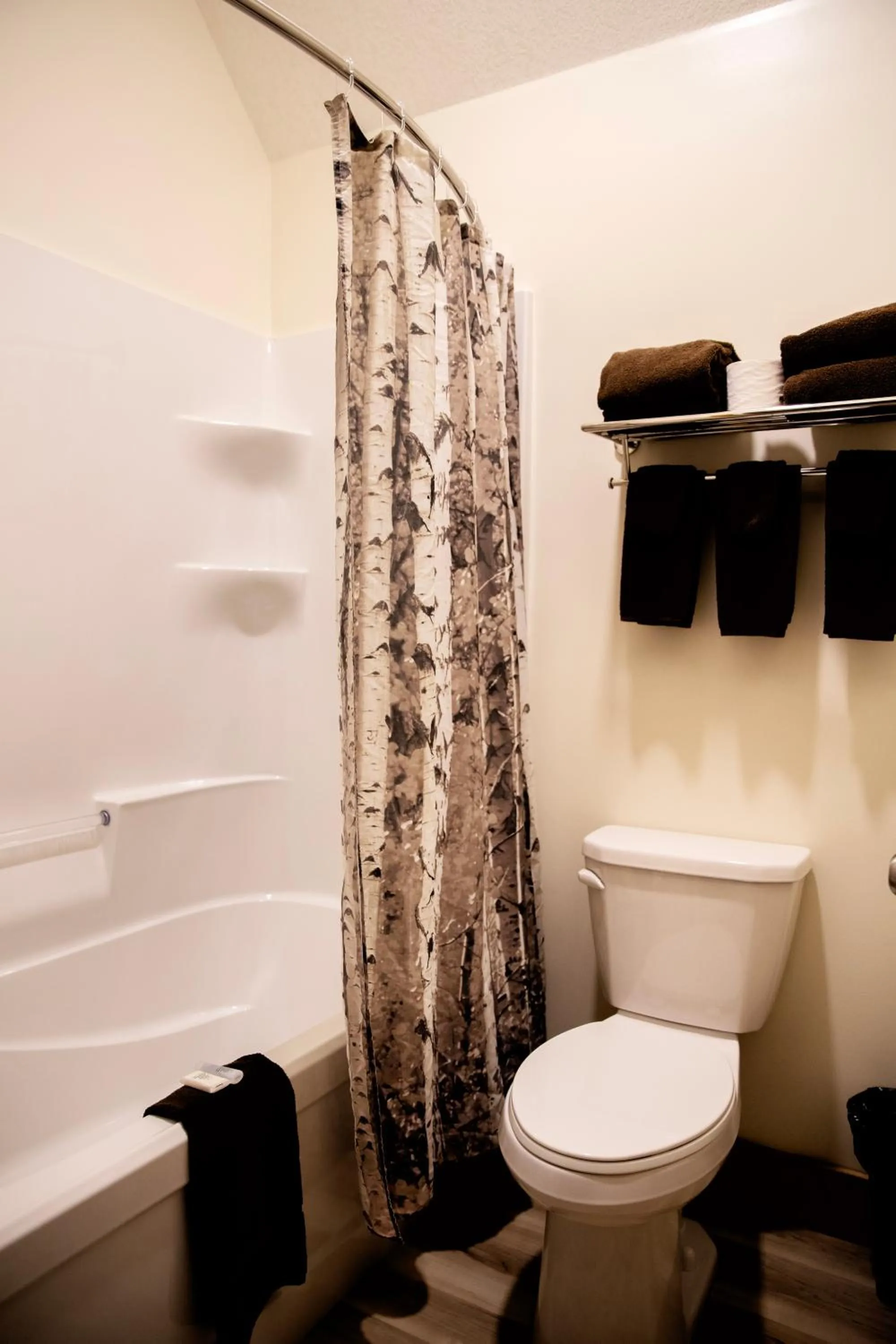 Bathroom in Jasper Gates Resort