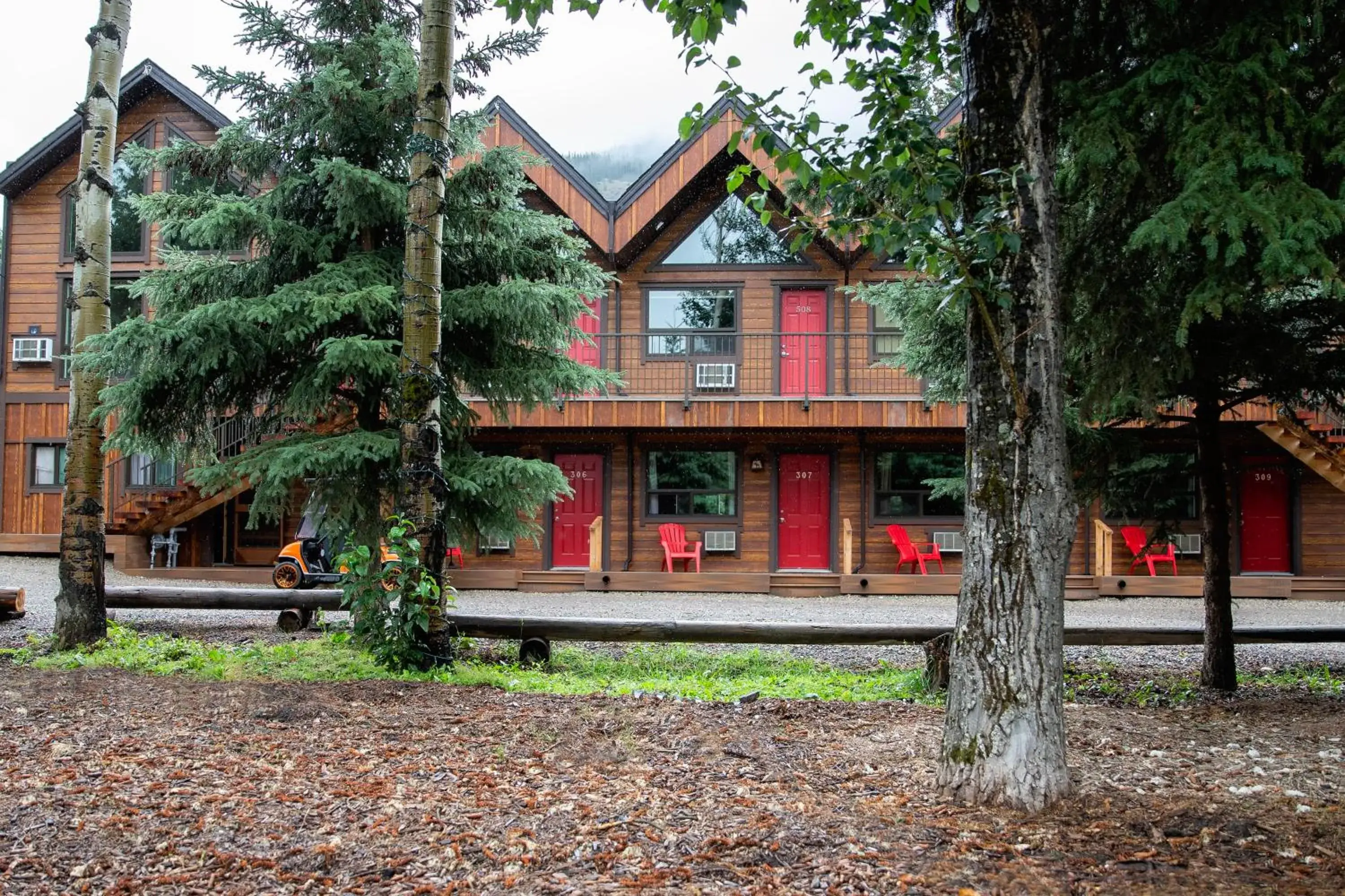 Property building in Jasper Gates Resort Property building in Jasper Gates Resort