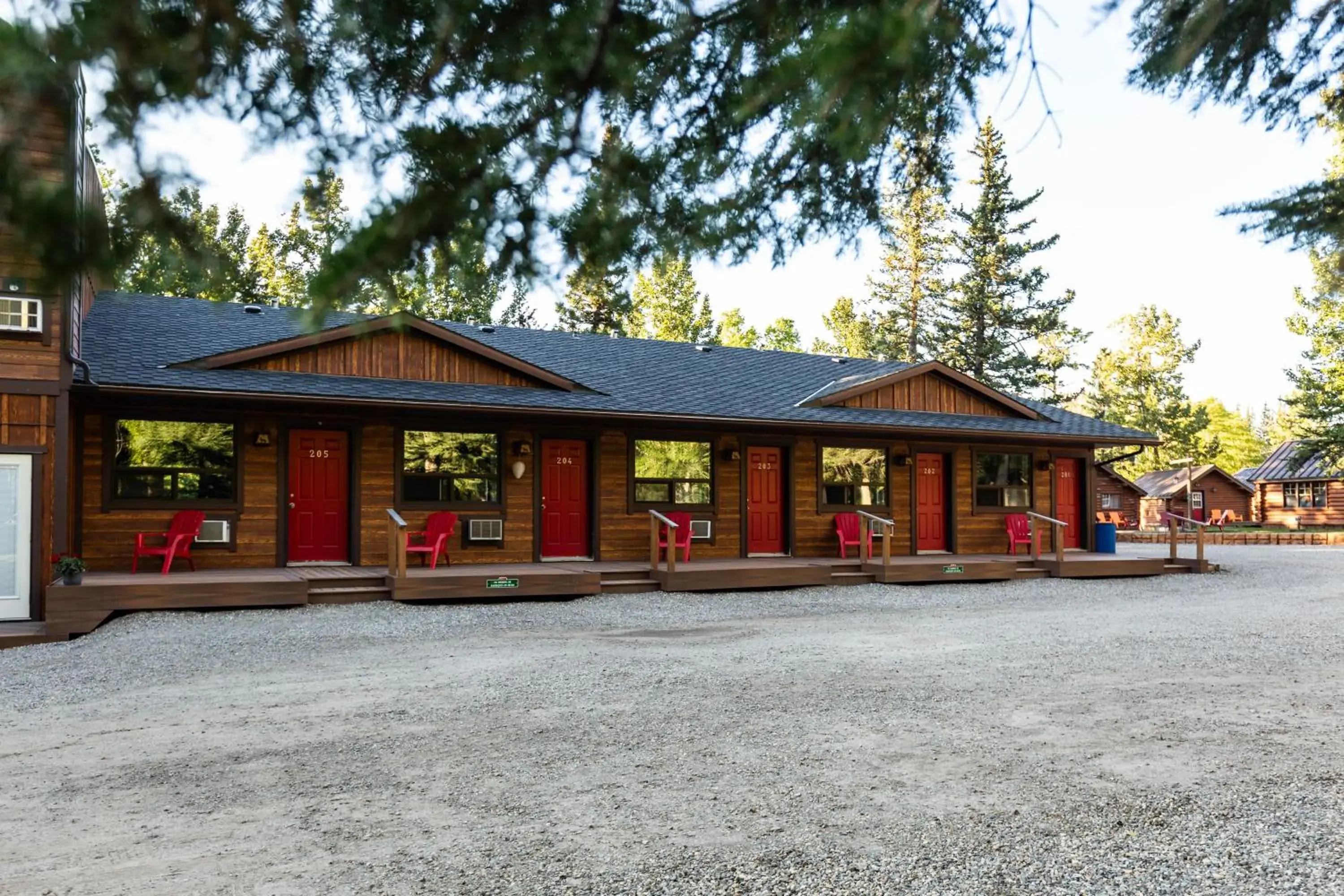 Property building in Jasper Gates Resort Property building in Jasper Gates Resort