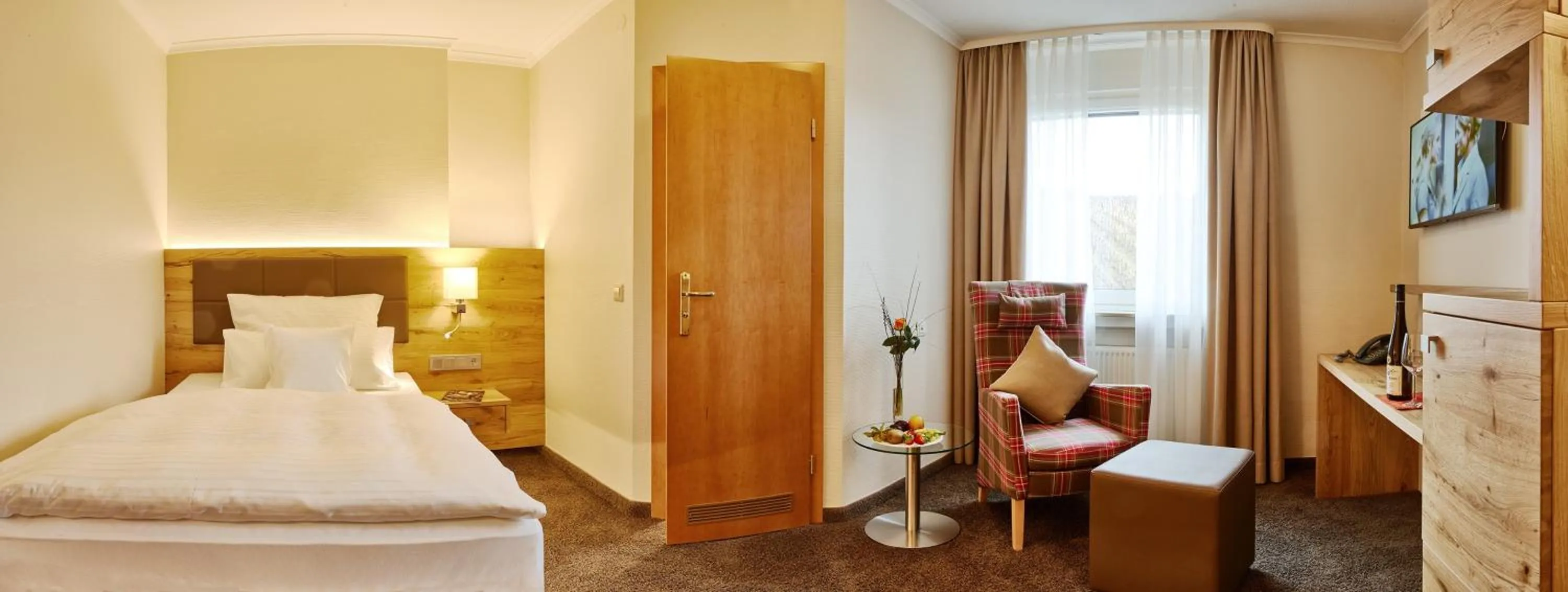 Photo of the whole room, Bed in Hotel Weis
