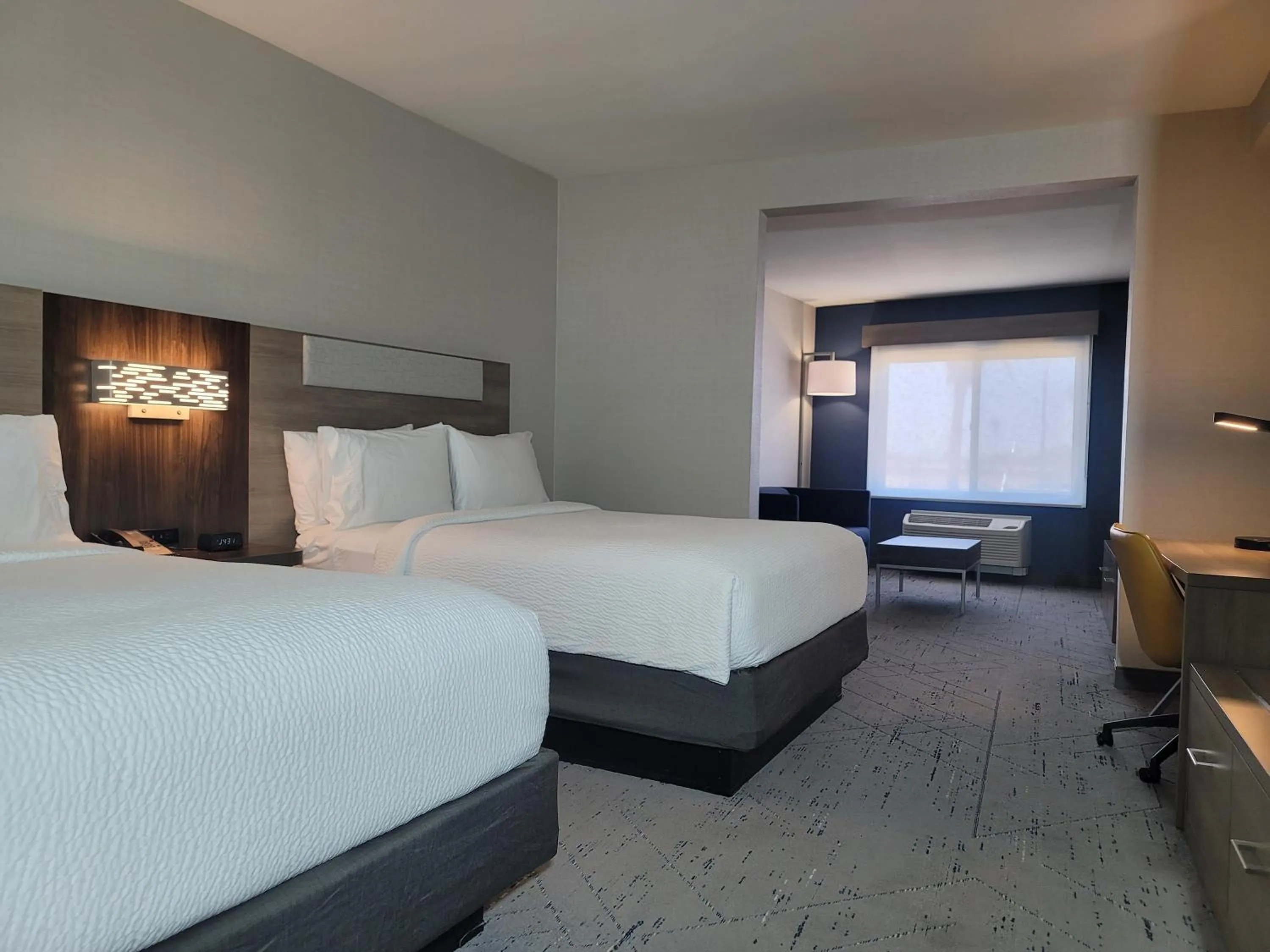 Photo of the whole room, Bed in Holiday Inn Express San Diego South - Chula Vista by IHG