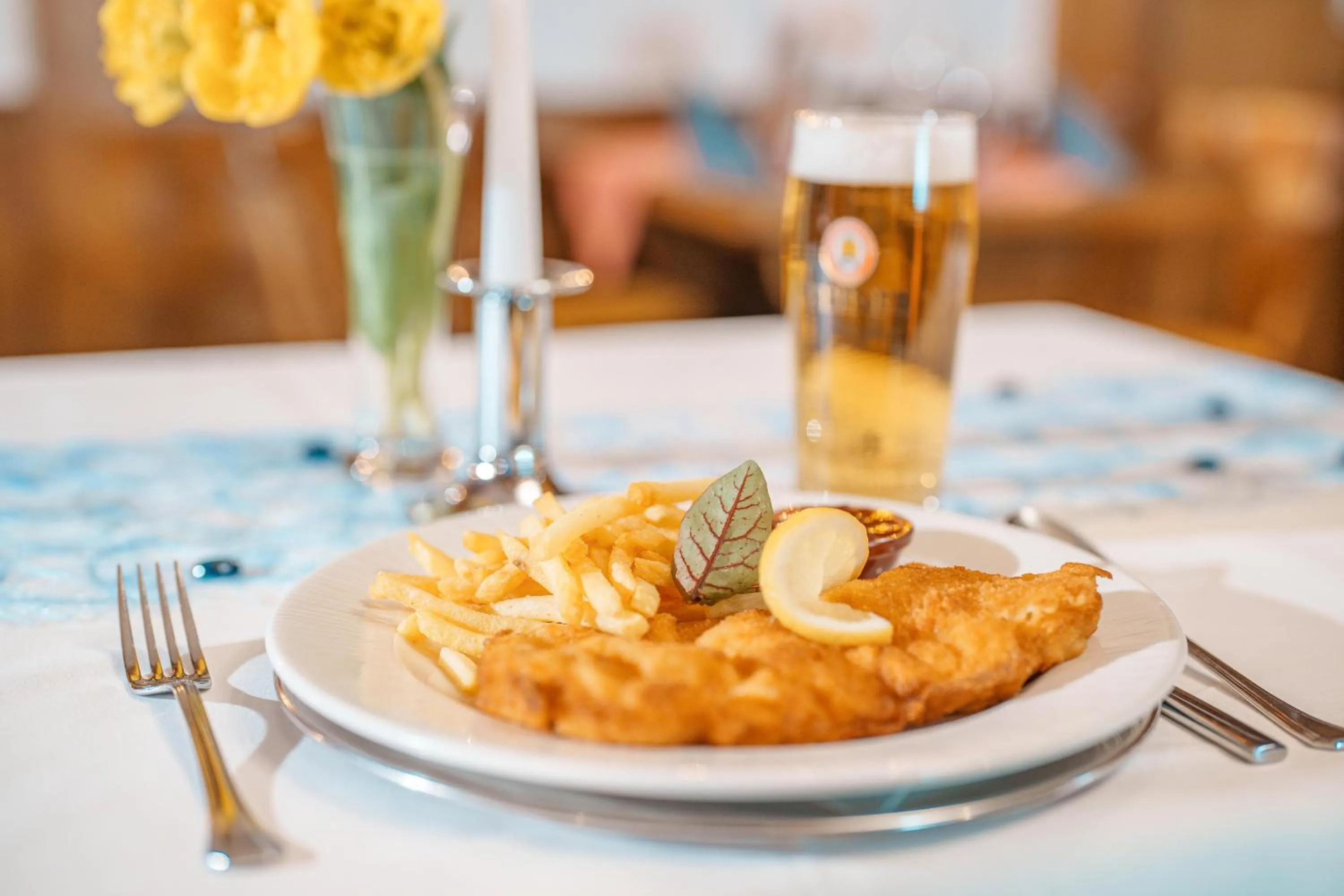 Food in König Ludwig Design Hotel NEU Zimmer mit Sauna oder Whirlpool oder mehr