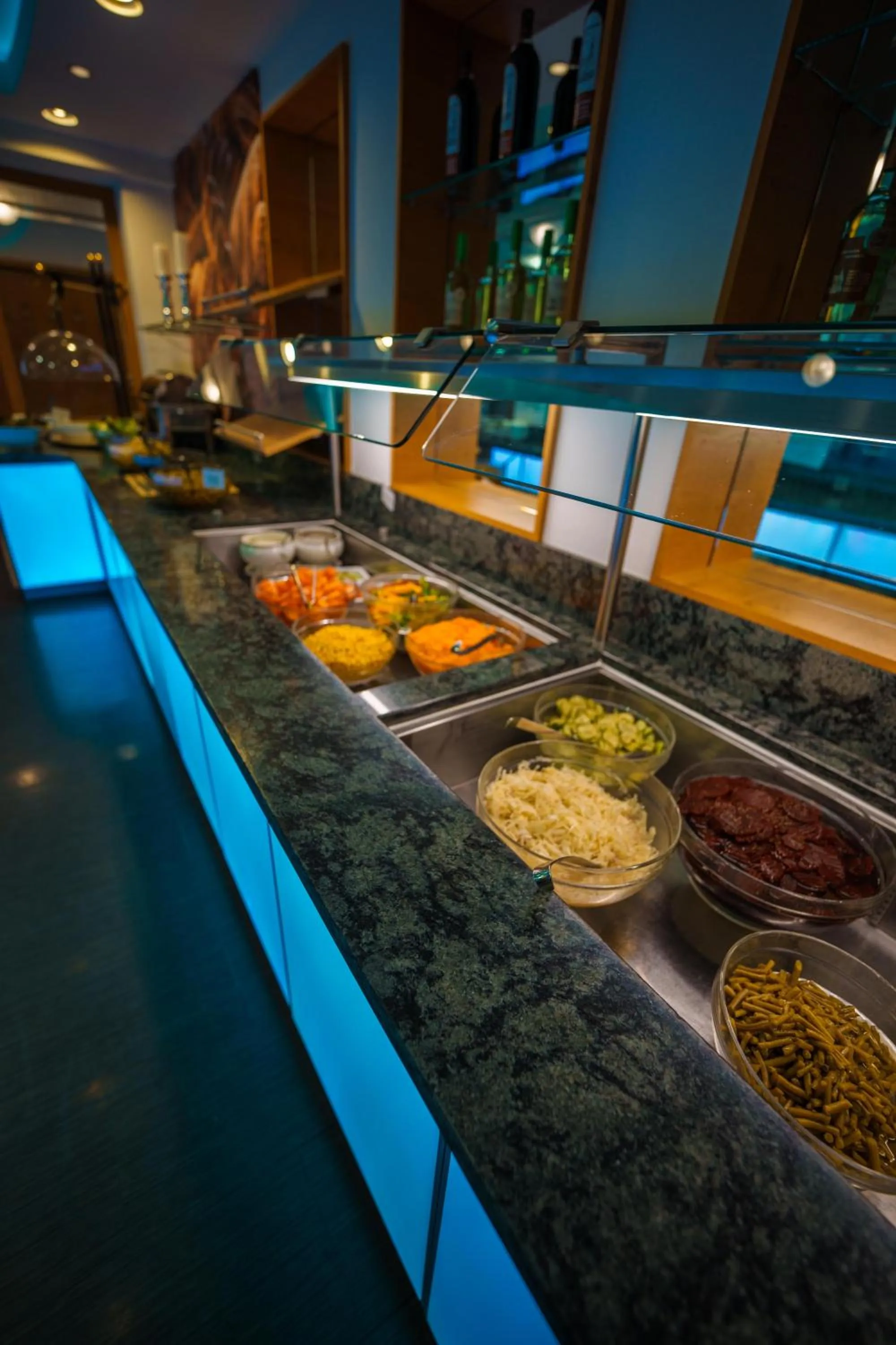 Food in König Ludwig Design Hotel NEU Zimmer mit Sauna oder Whirlpool oder mehr