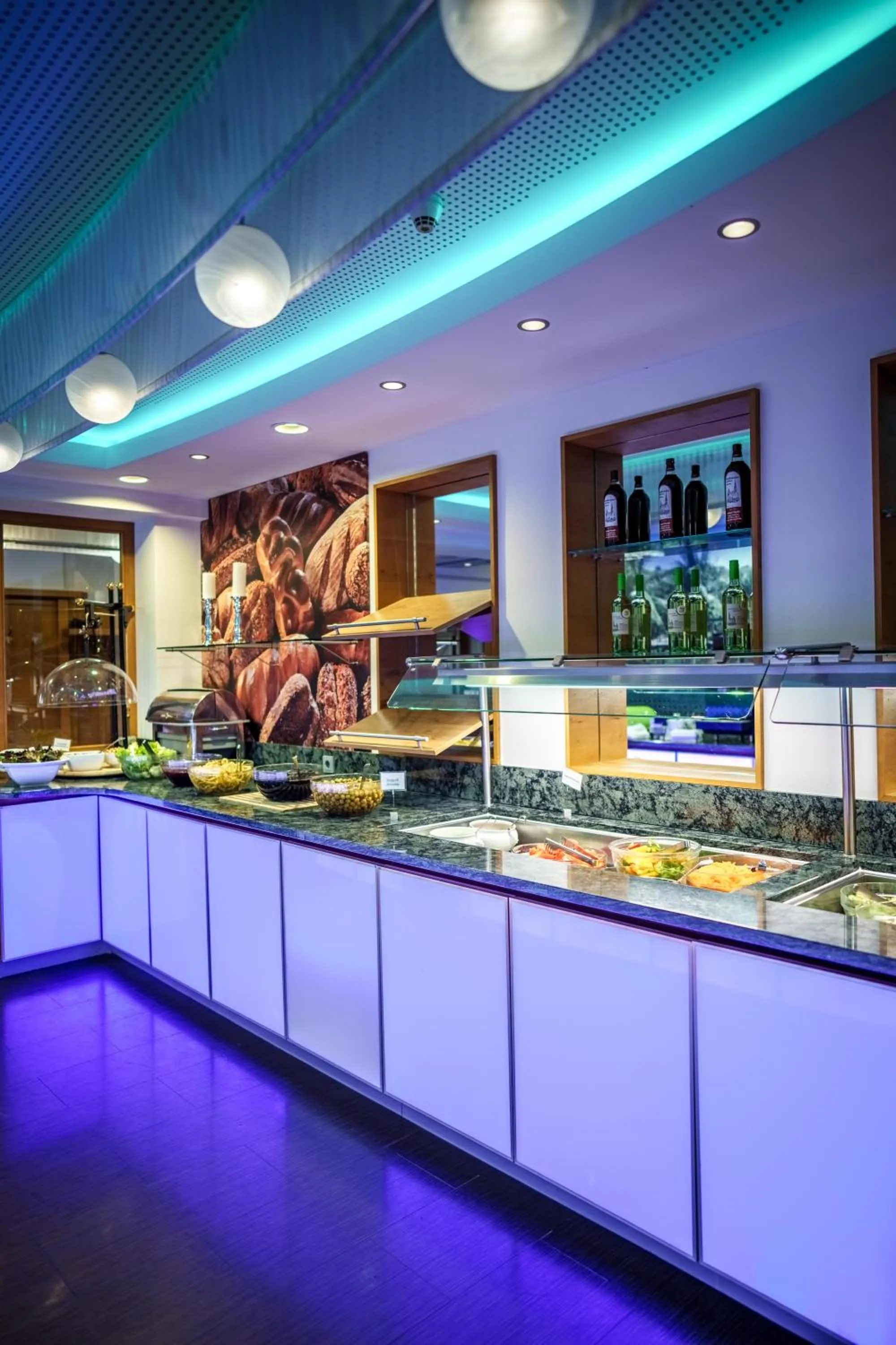 Restaurant/places to eat in König Ludwig Design Hotel NEU Zimmer mit Sauna oder Whirlpool oder mehr