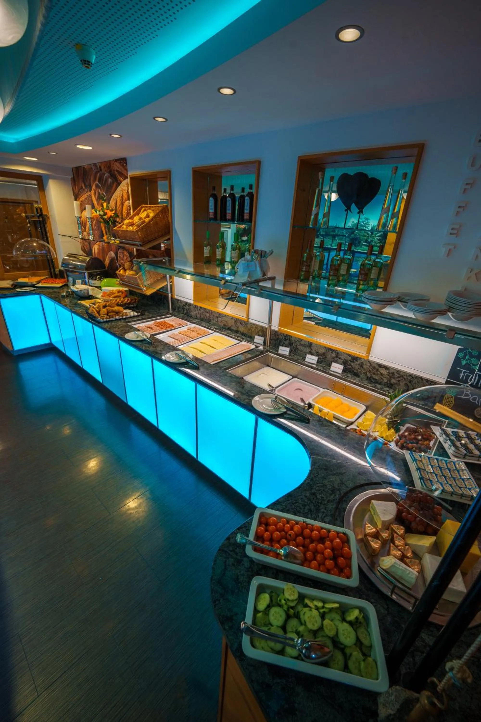 Buffet breakfast in König Ludwig Design Hotel NEU Zimmer mit Sauna oder Whirlpool oder mehr