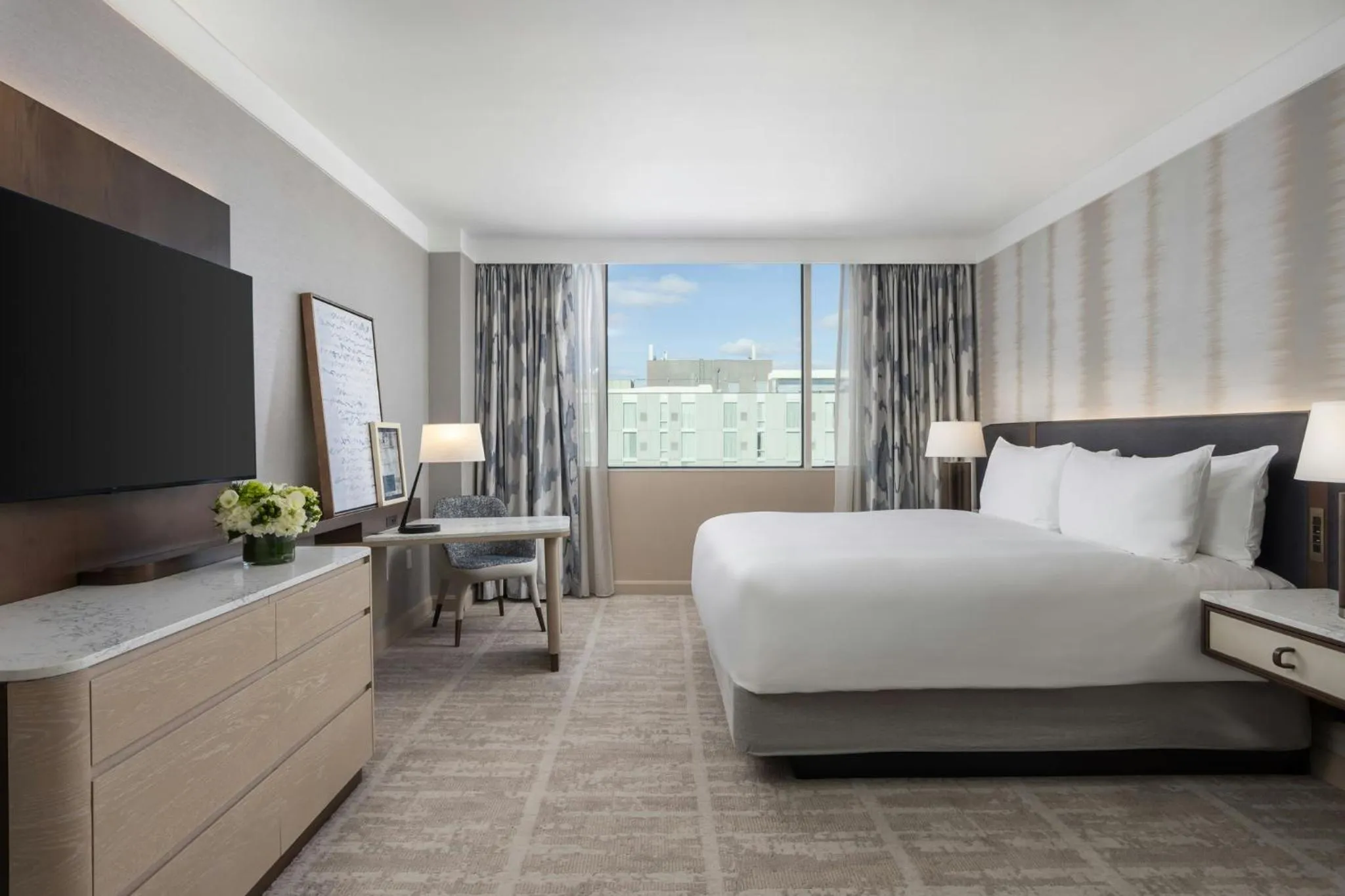 Photo of the whole room, Bed in Loews Nashville Hotel at Vanderbilt Plaza