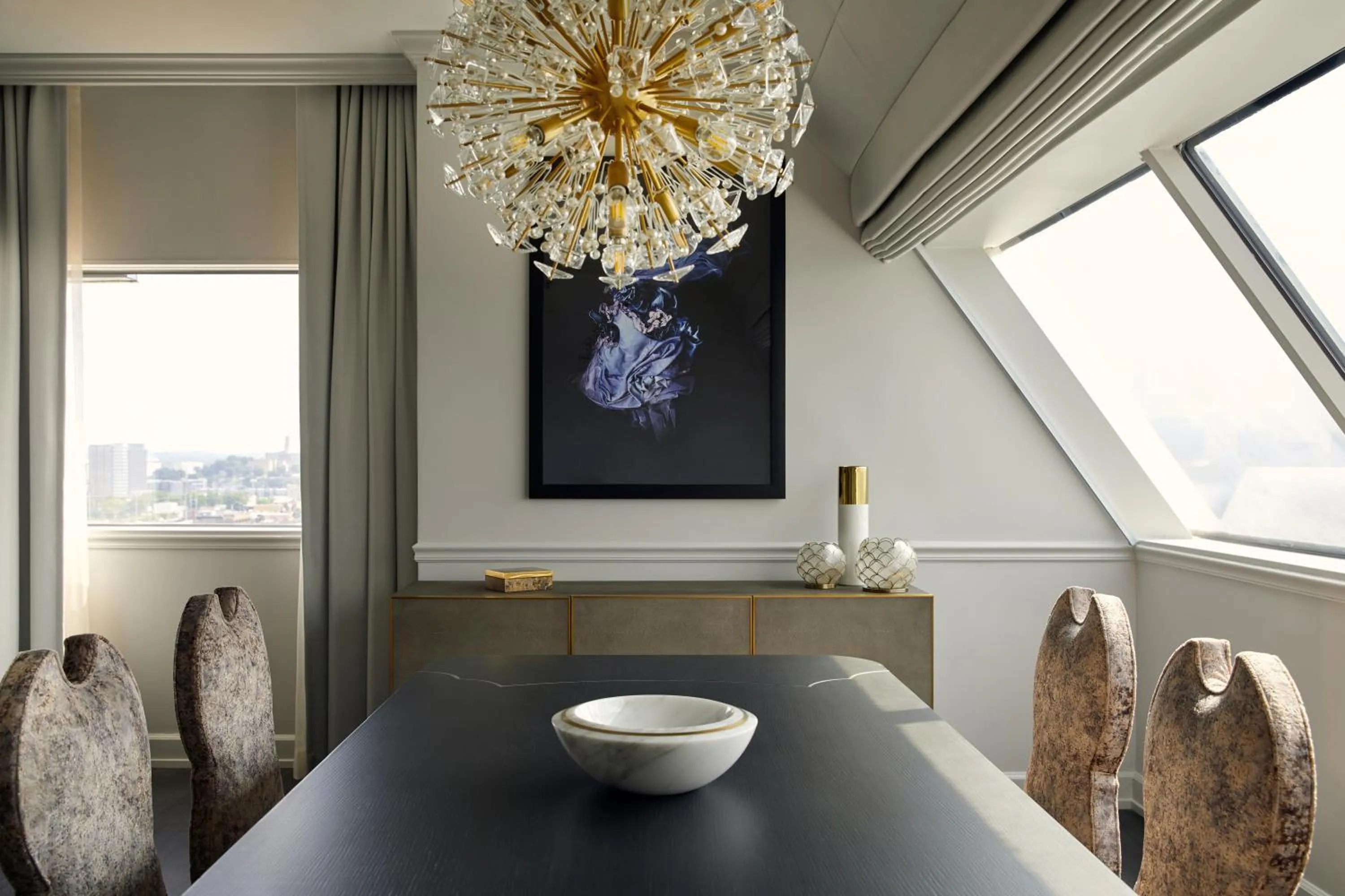 Dining area in Loews Nashville Hotel at Vanderbilt Plaza