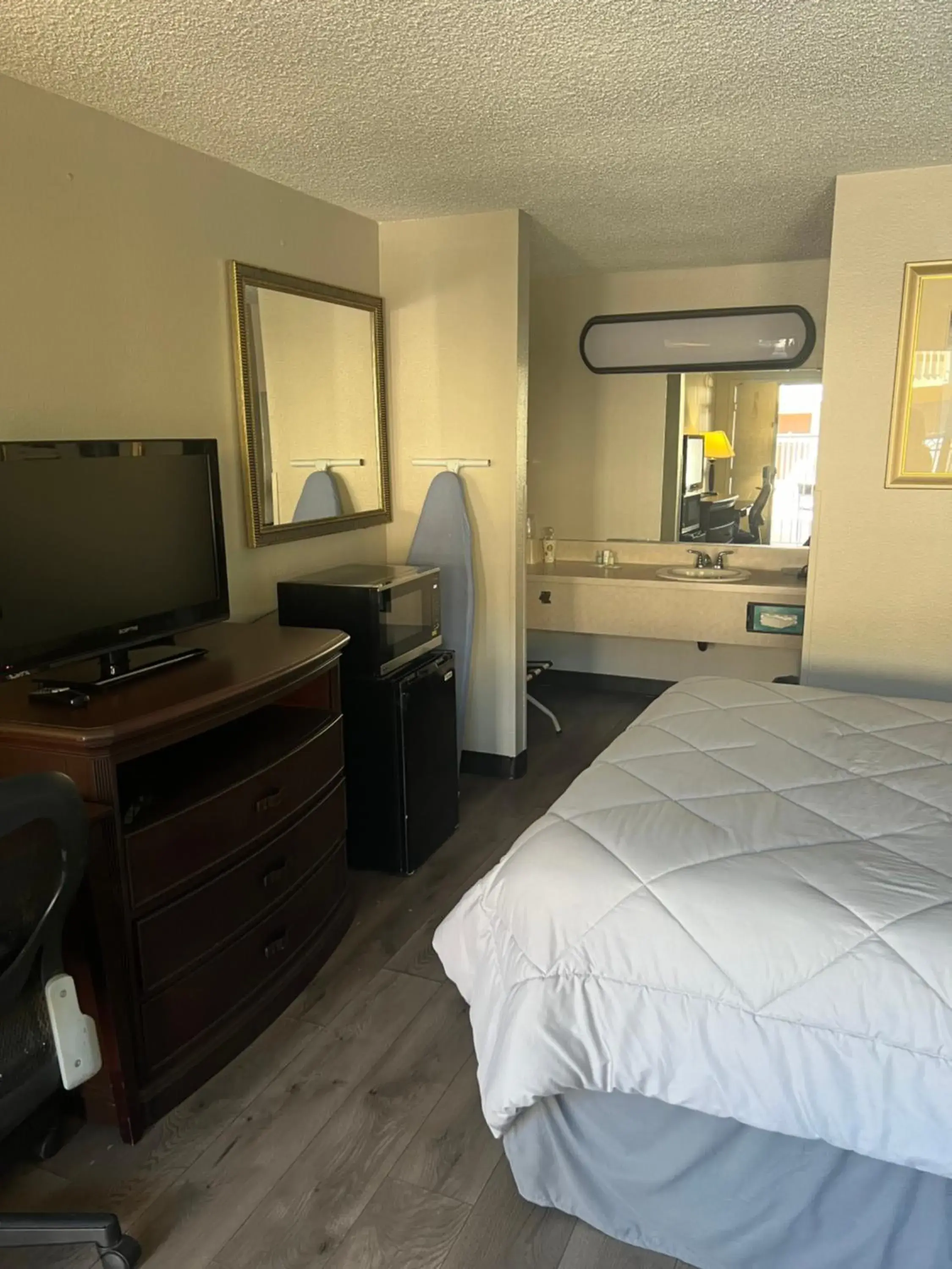 Bed in FairBridge Inn Express Tukwila Bed in FairBridge Inn Express Tukwila