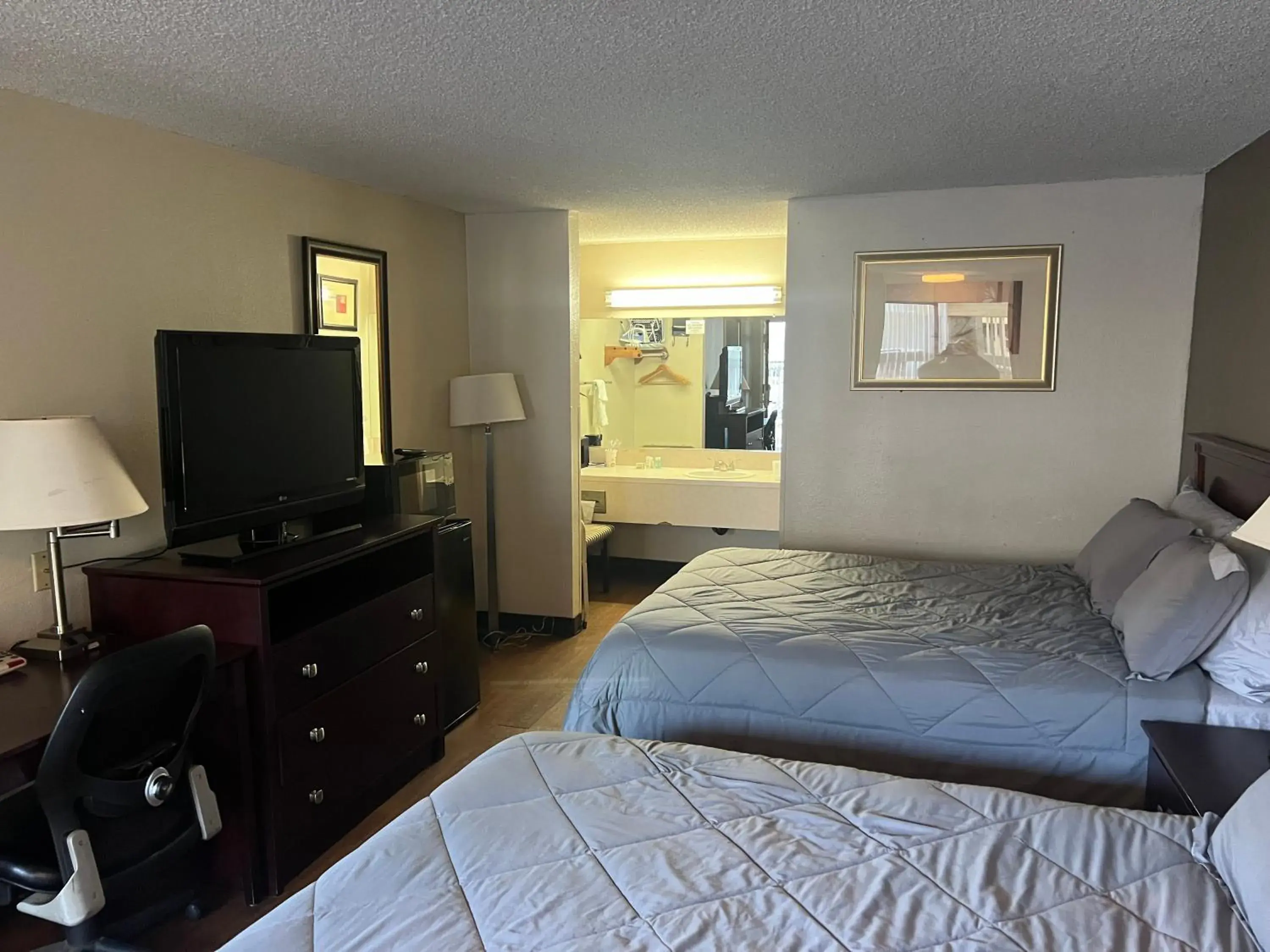 Bed in FairBridge Inn Express Tukwila Bed in FairBridge Inn Express Tukwila