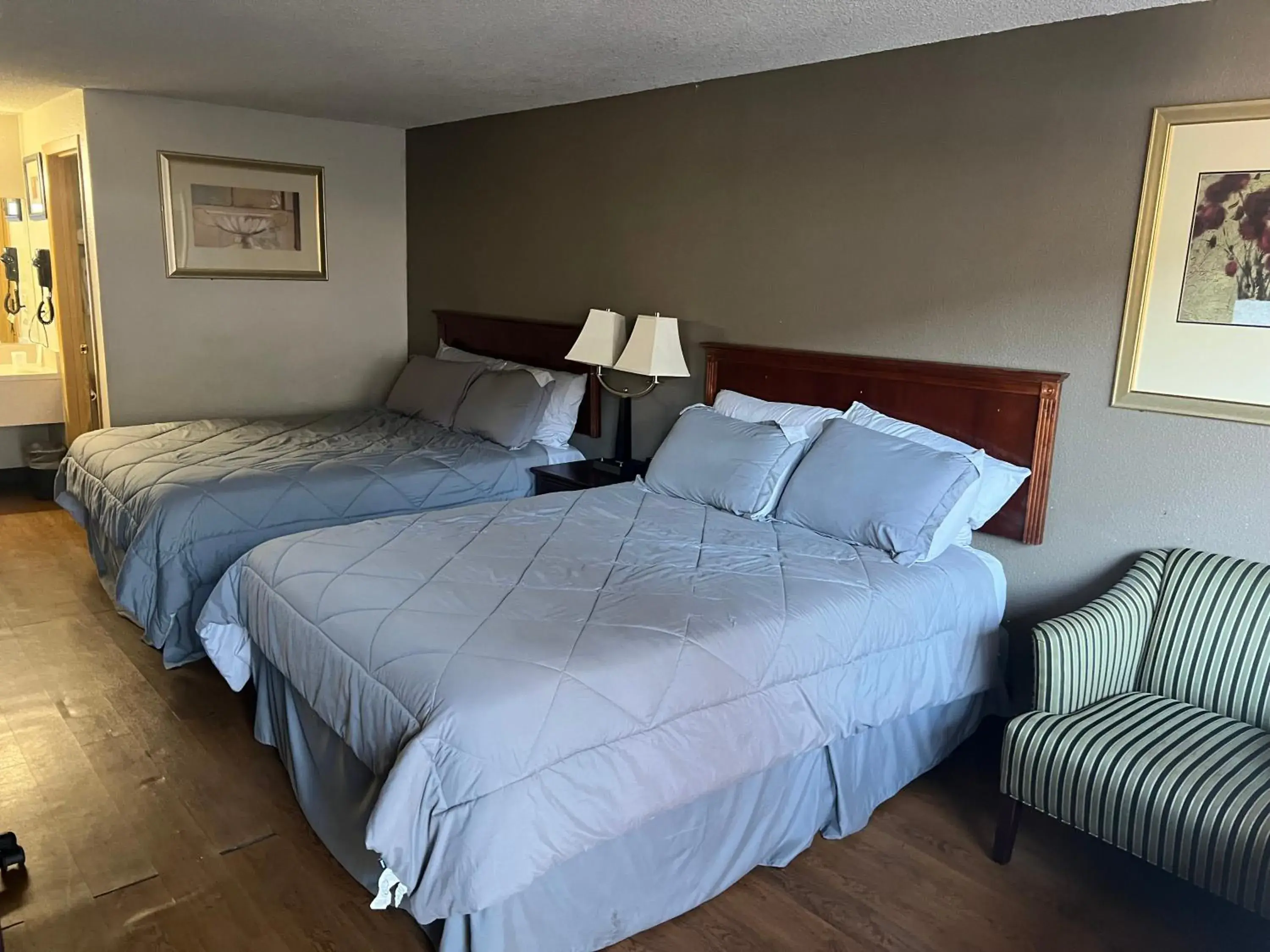 Bed in FairBridge Inn Express Tukwila Bed in FairBridge Inn Express Tukwila