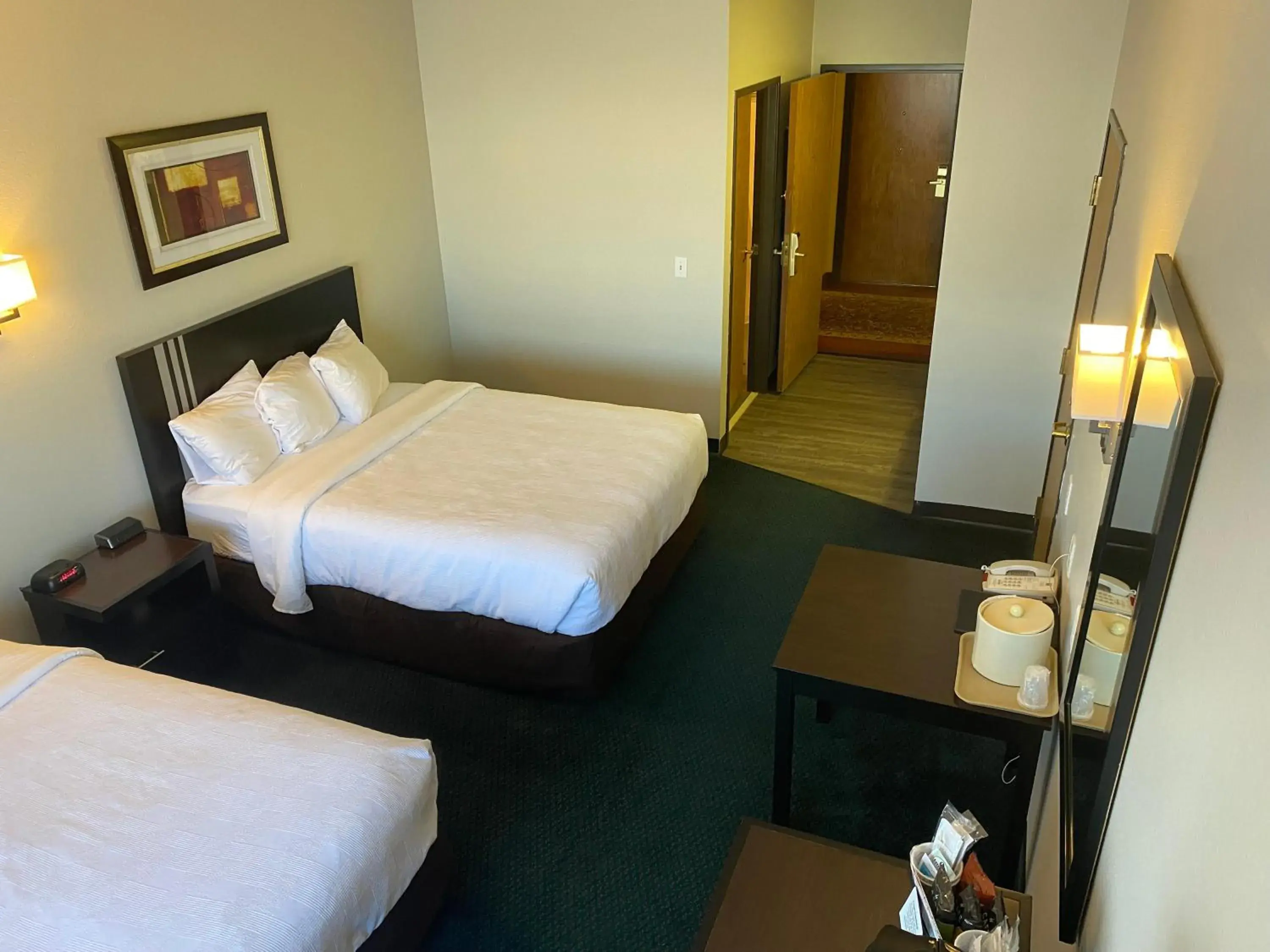 Bed in FairBridge Inn Express Tukwila Bed in FairBridge Inn Express Tukwila
