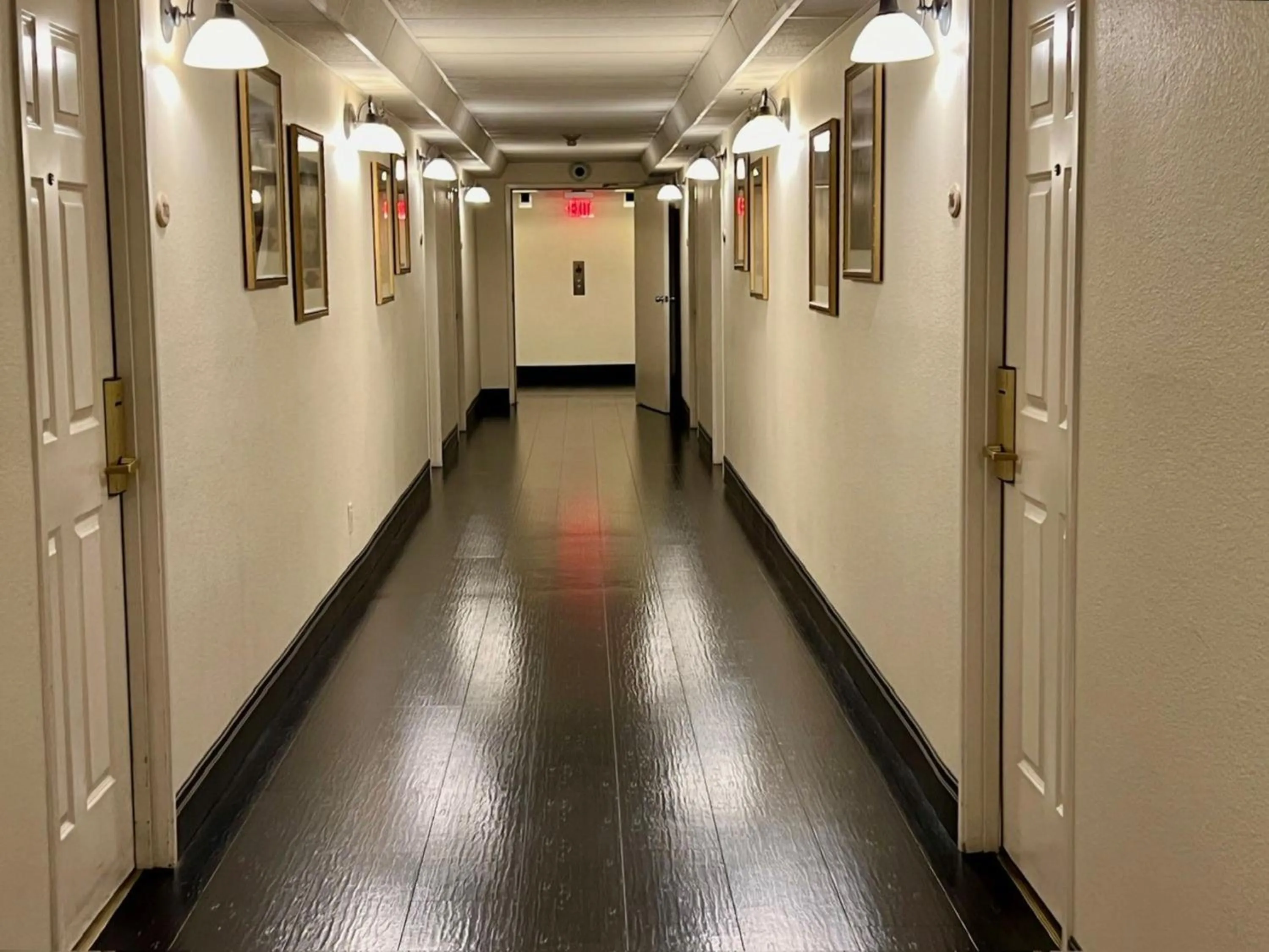 Property building in Jockey Resort Suites Center Strip